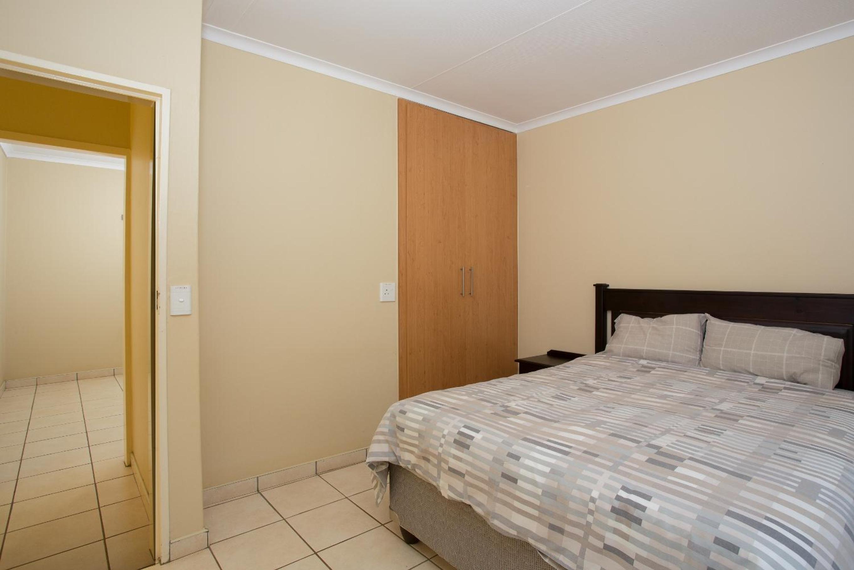 Two-Bedroom Chalet - Photo 7