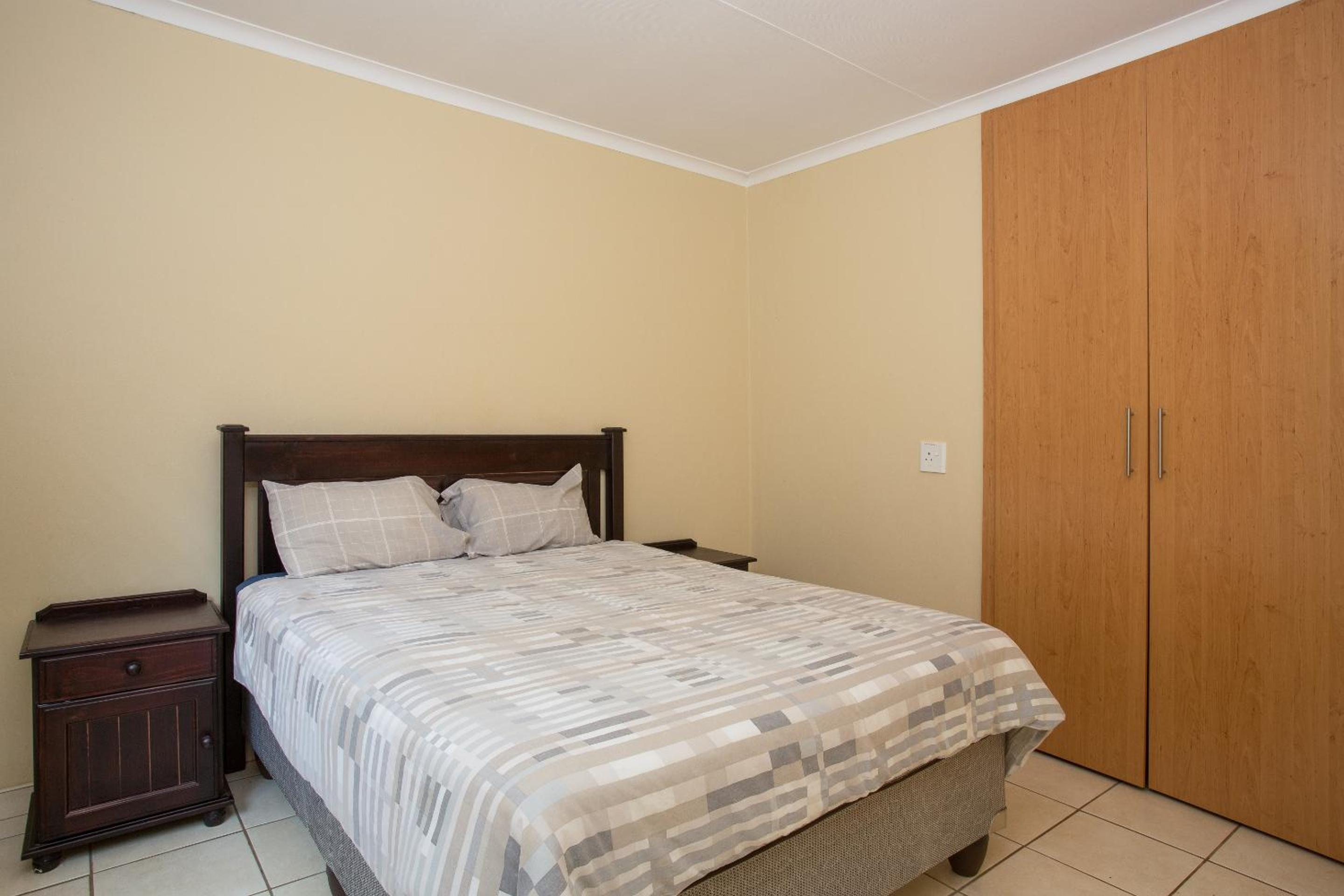 Two-Bedroom Chalet - Photo 5