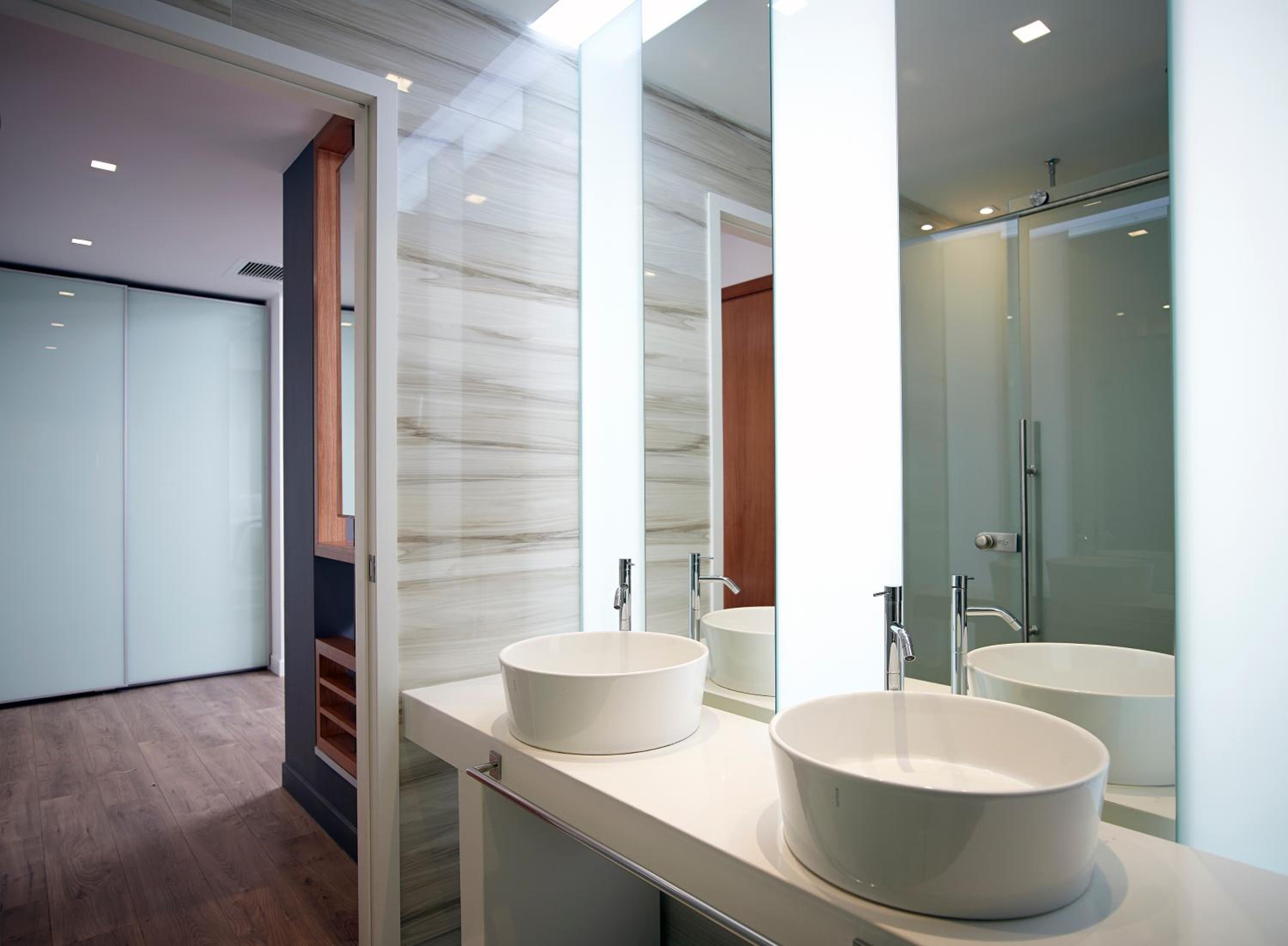Business Suite photo 2