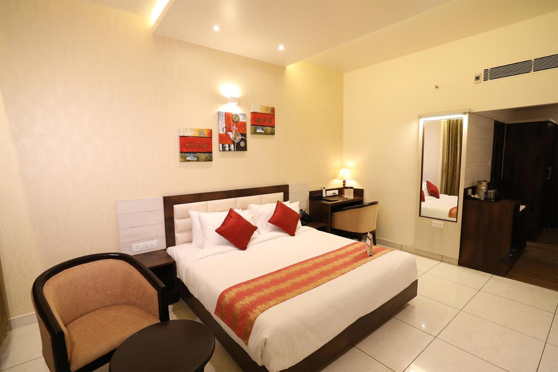 Deluxe Room - Photo 8