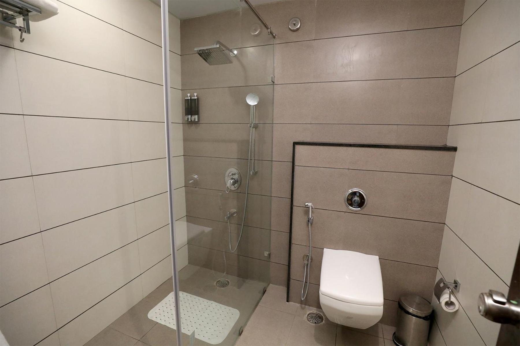 Deluxe Room - Photo 7