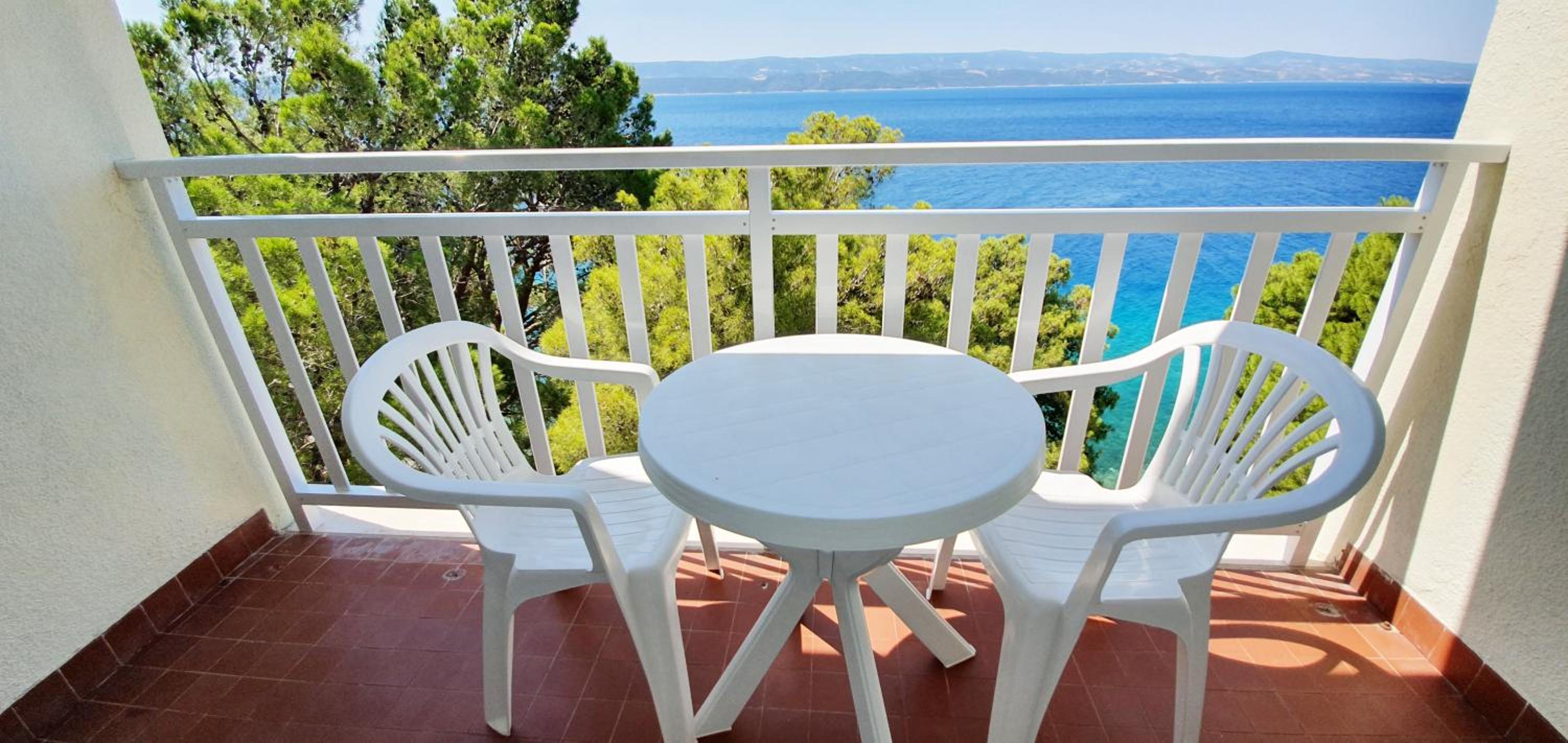 Superior Twin Room with additional bed, Sea side, Balcony  - Photo 5