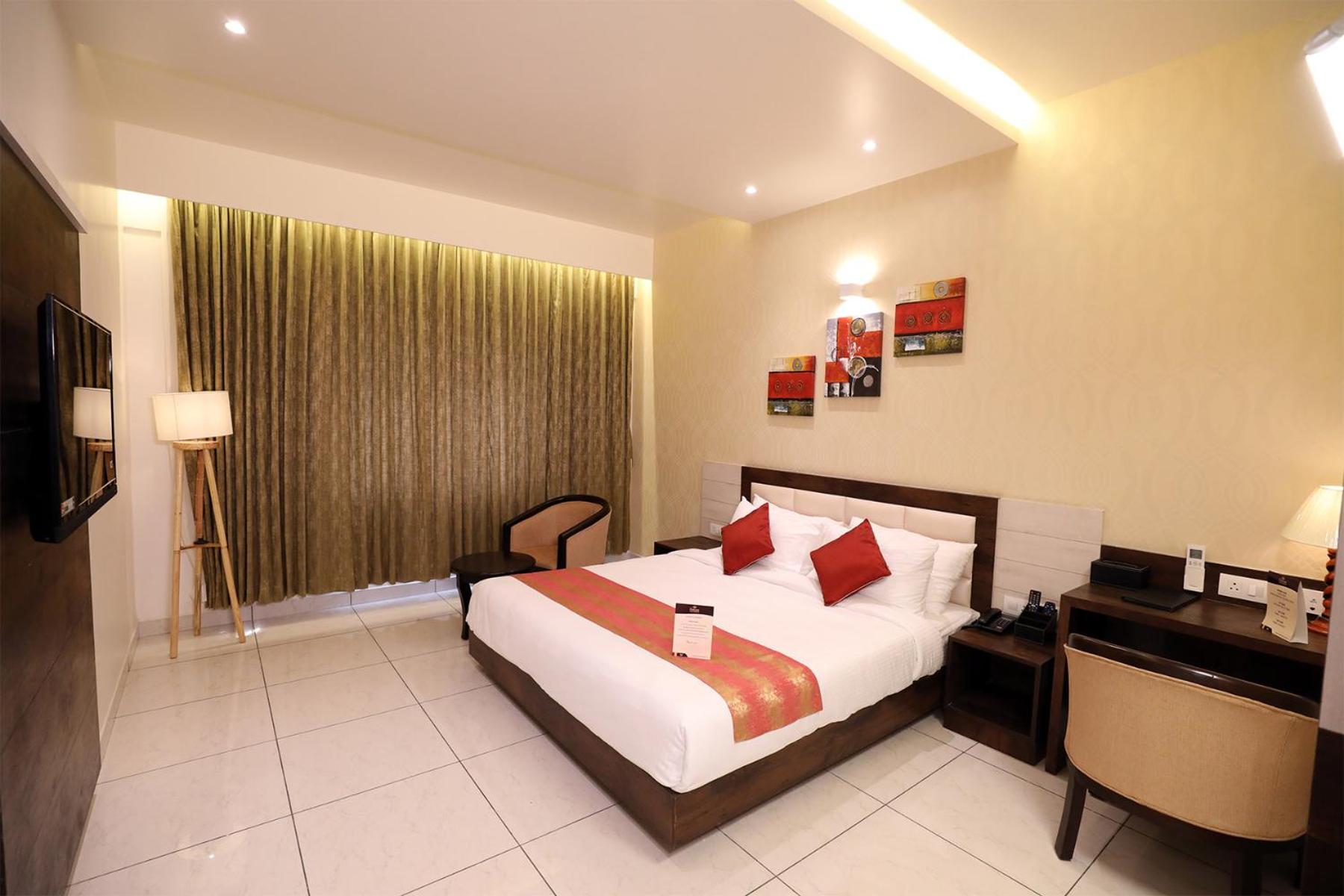 Deluxe Room - Photo 15