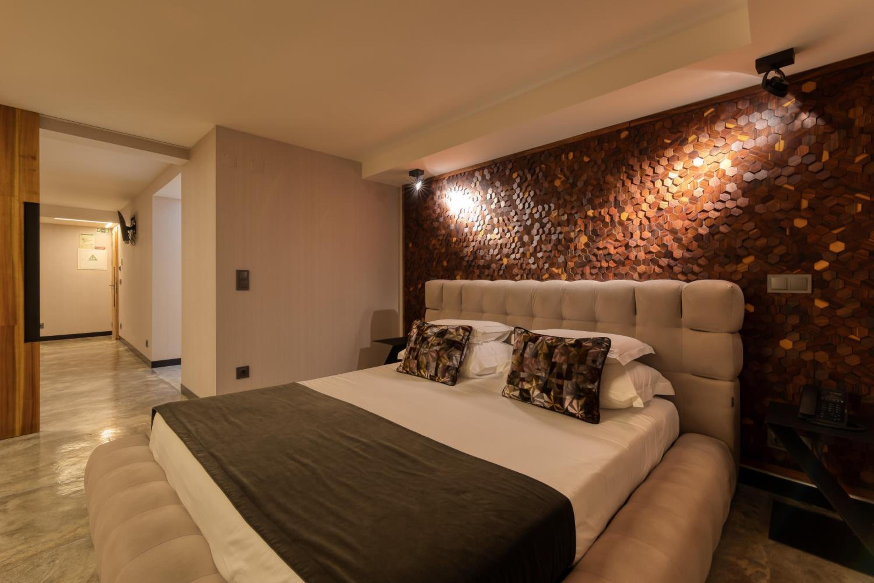 Interior Family Suite - Photo 1