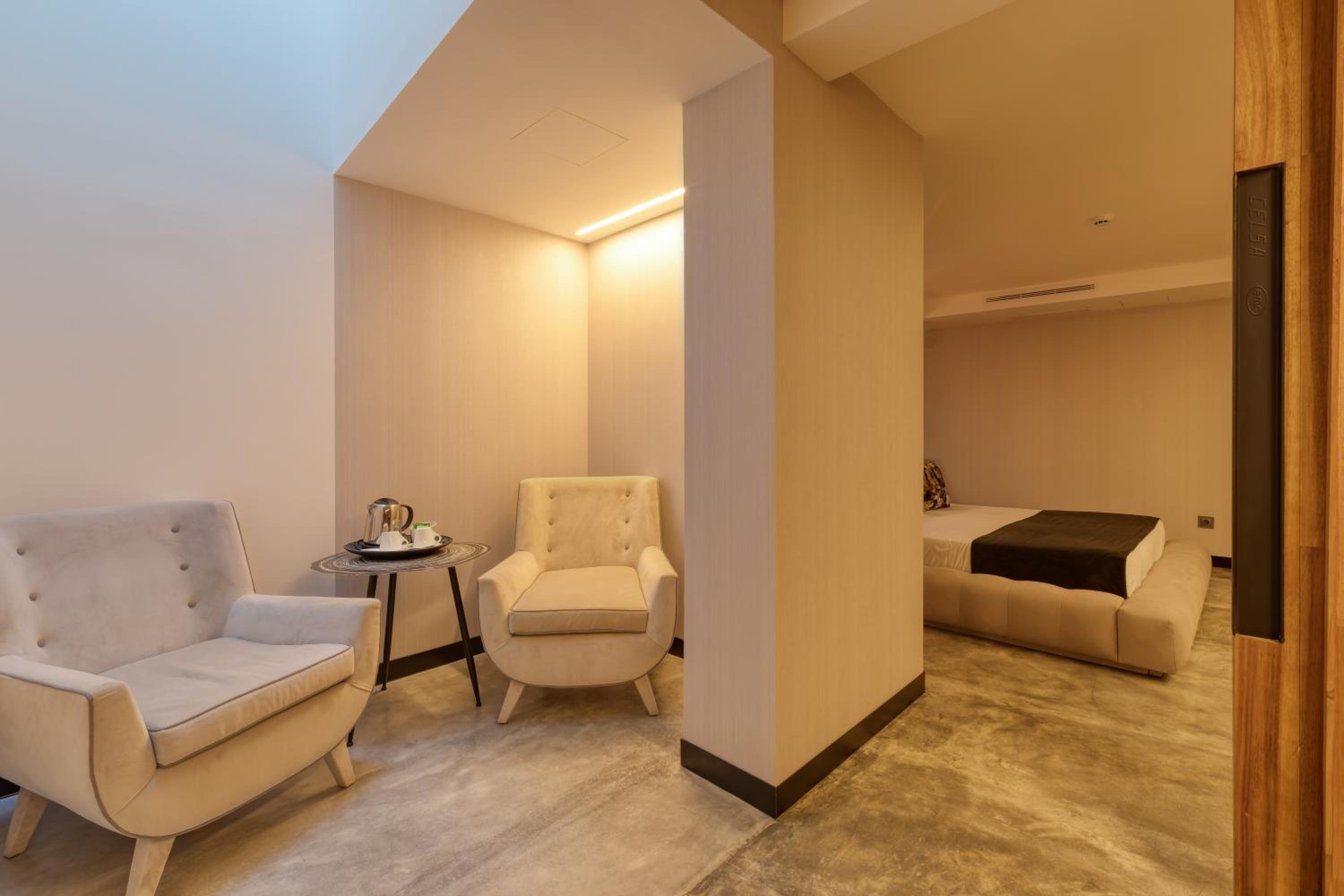 Interior Family Suite - Photo 4