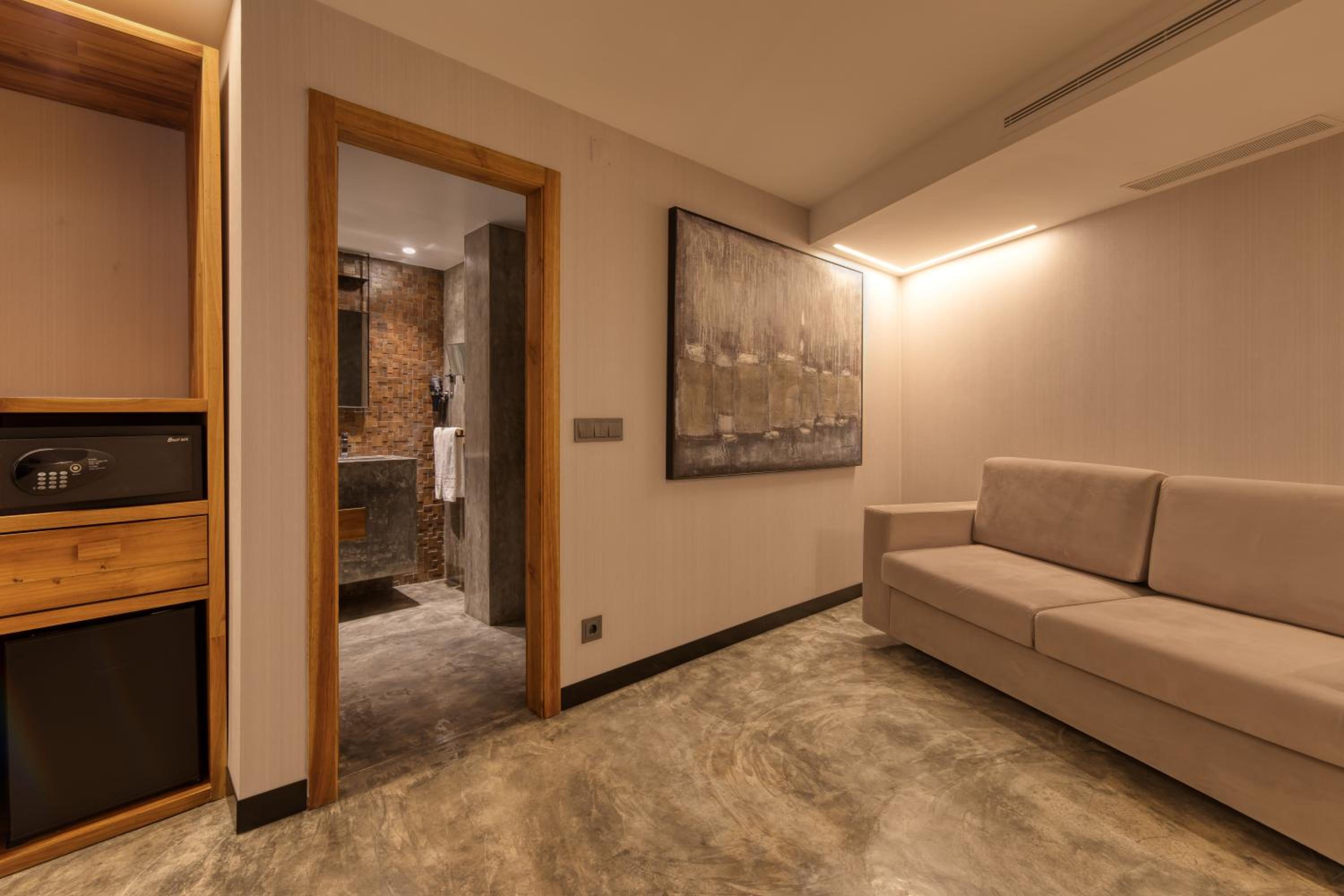 Interior Family Suite - Photo 3