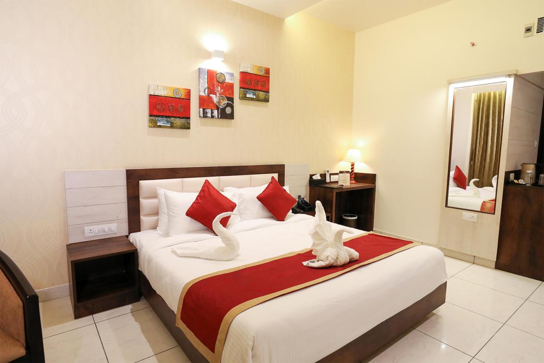 Deluxe Room - Photo 10