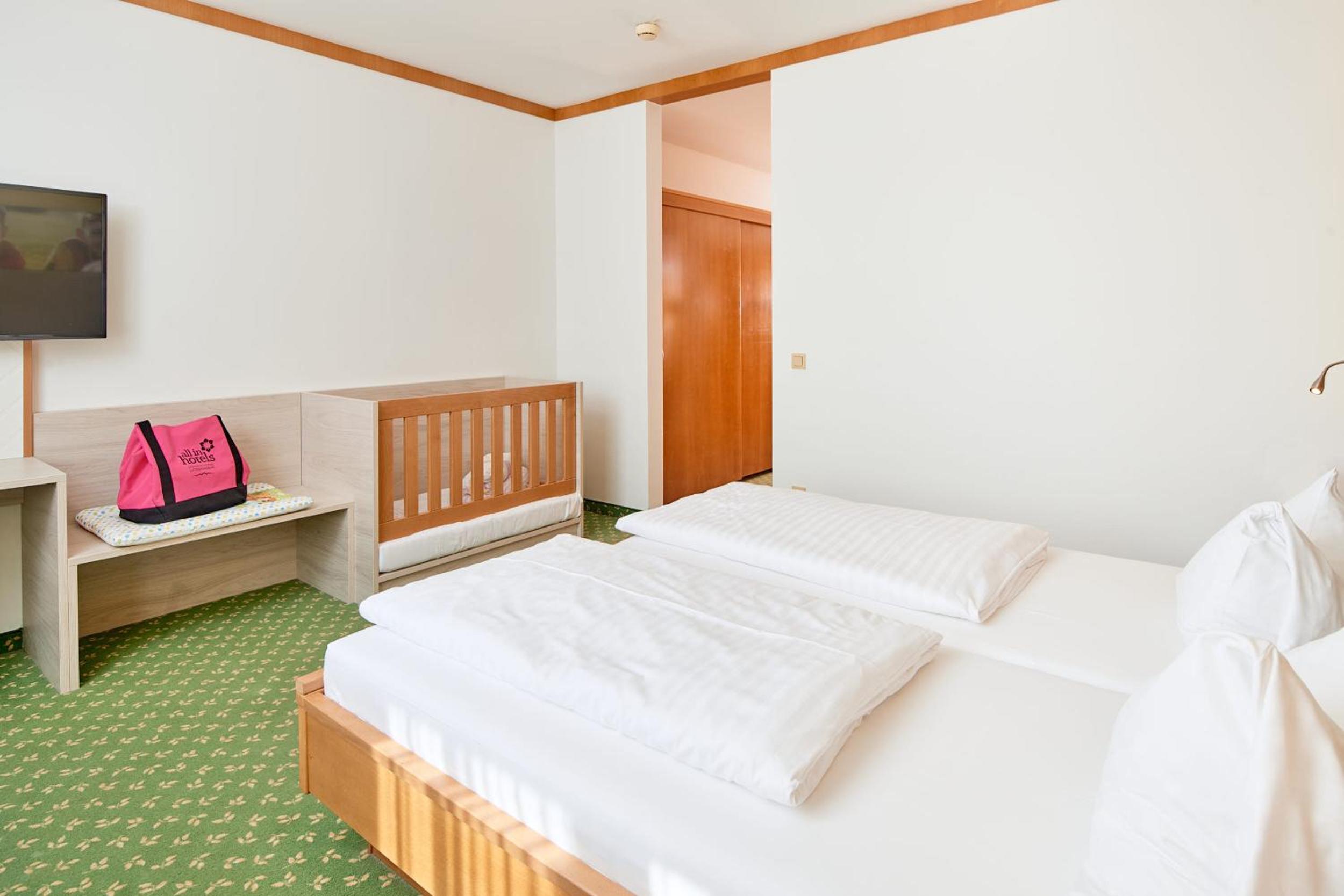 Standard Double Room photo 2
