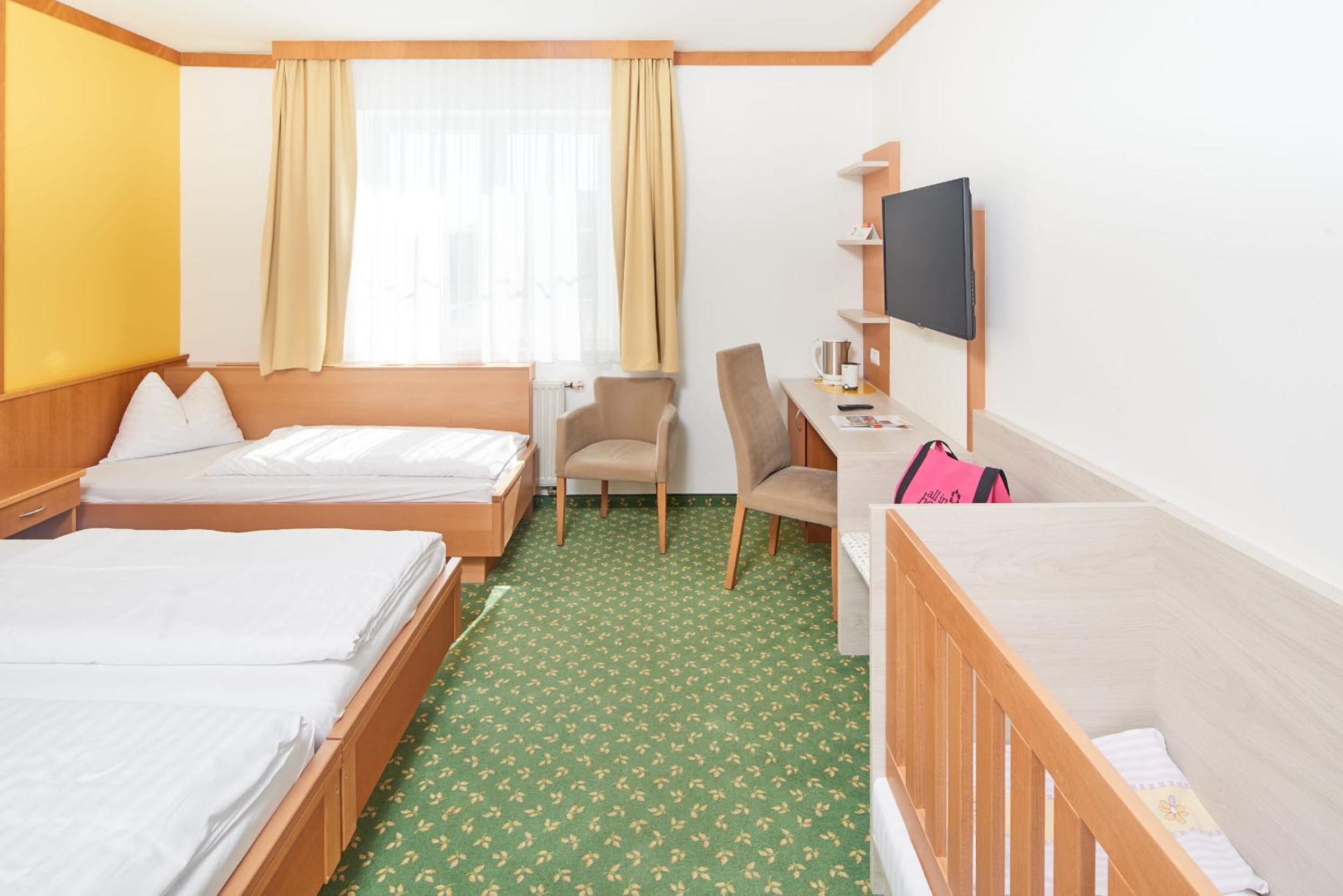 Standard Double Room photo 3