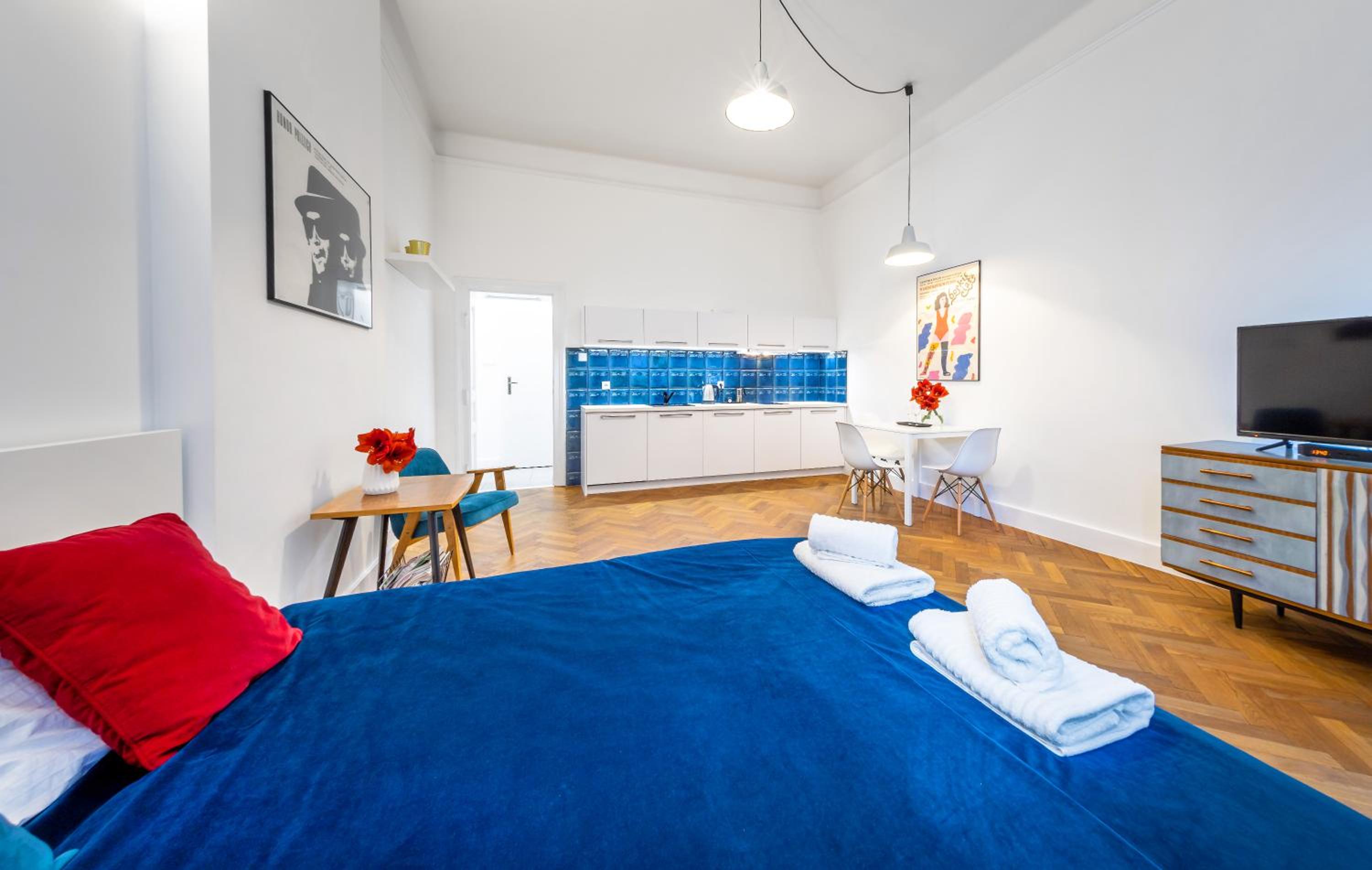 Studio Apartment photo 2