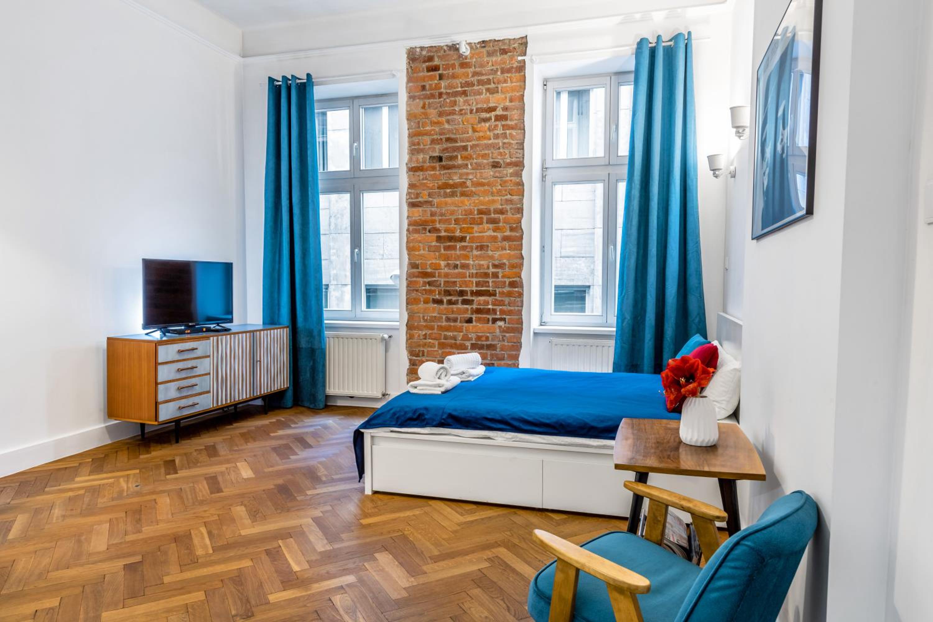 Studio Apartment photo 1