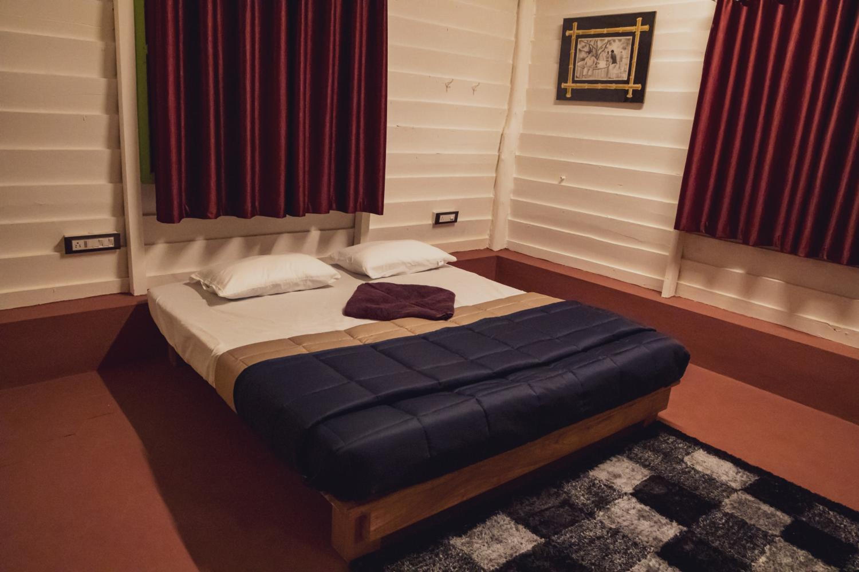 Standard Double Room - Photo 12