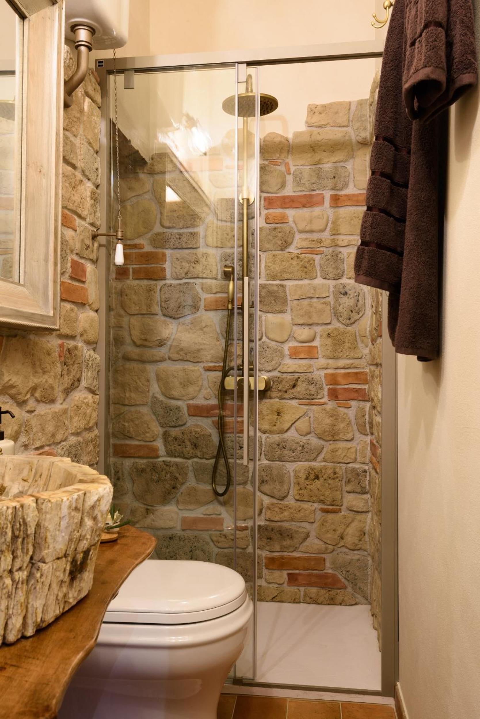 One-Bedroom Apartment - Photo 7