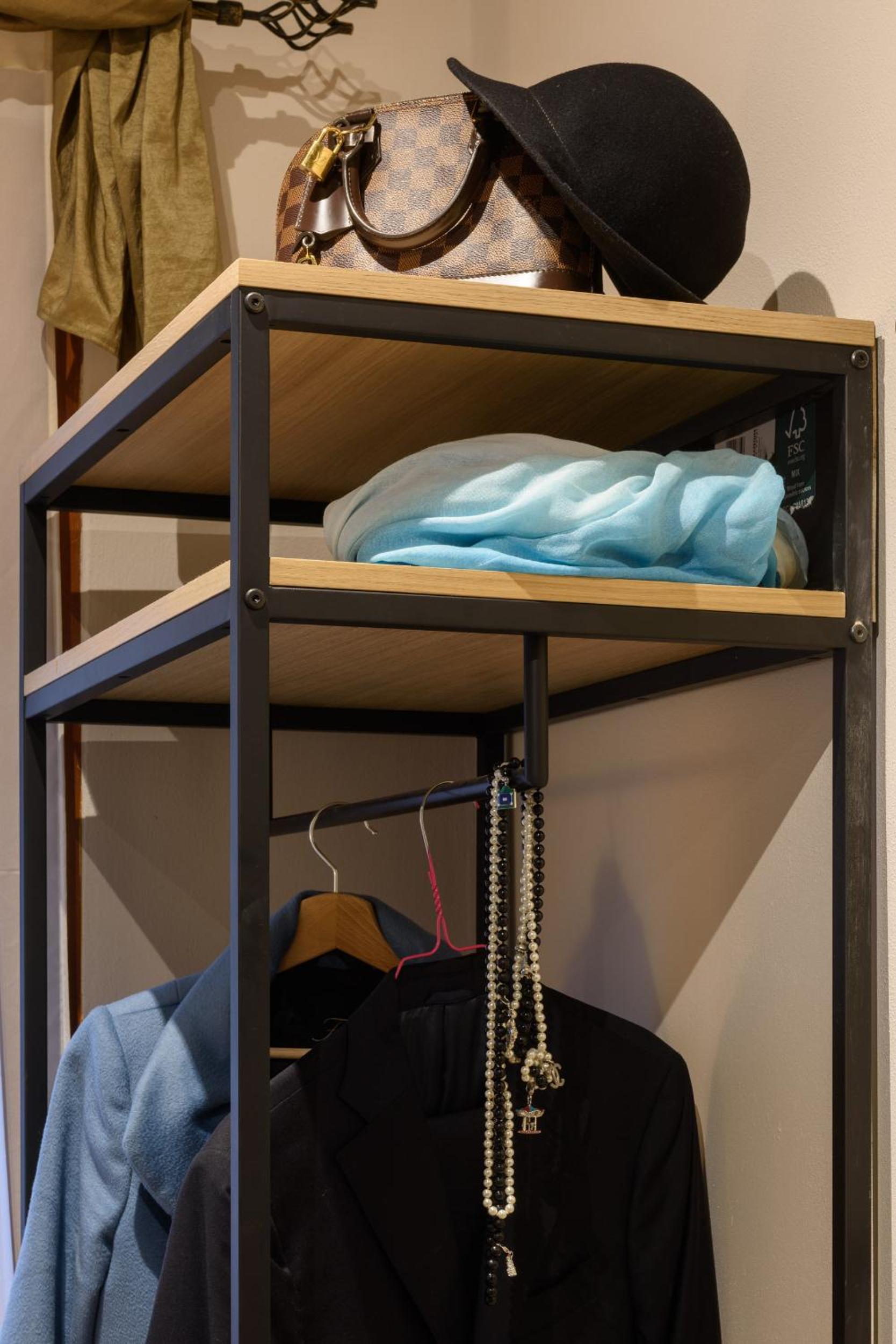 One-Bedroom Apartment - Photo 9