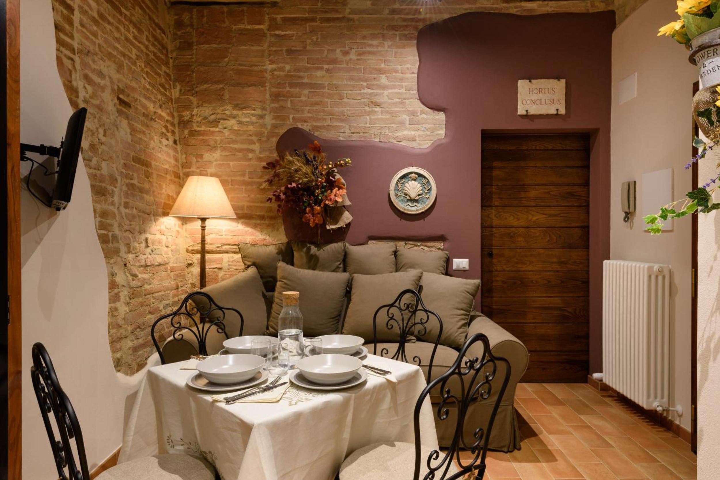 One-Bedroom Apartment - Photo 36