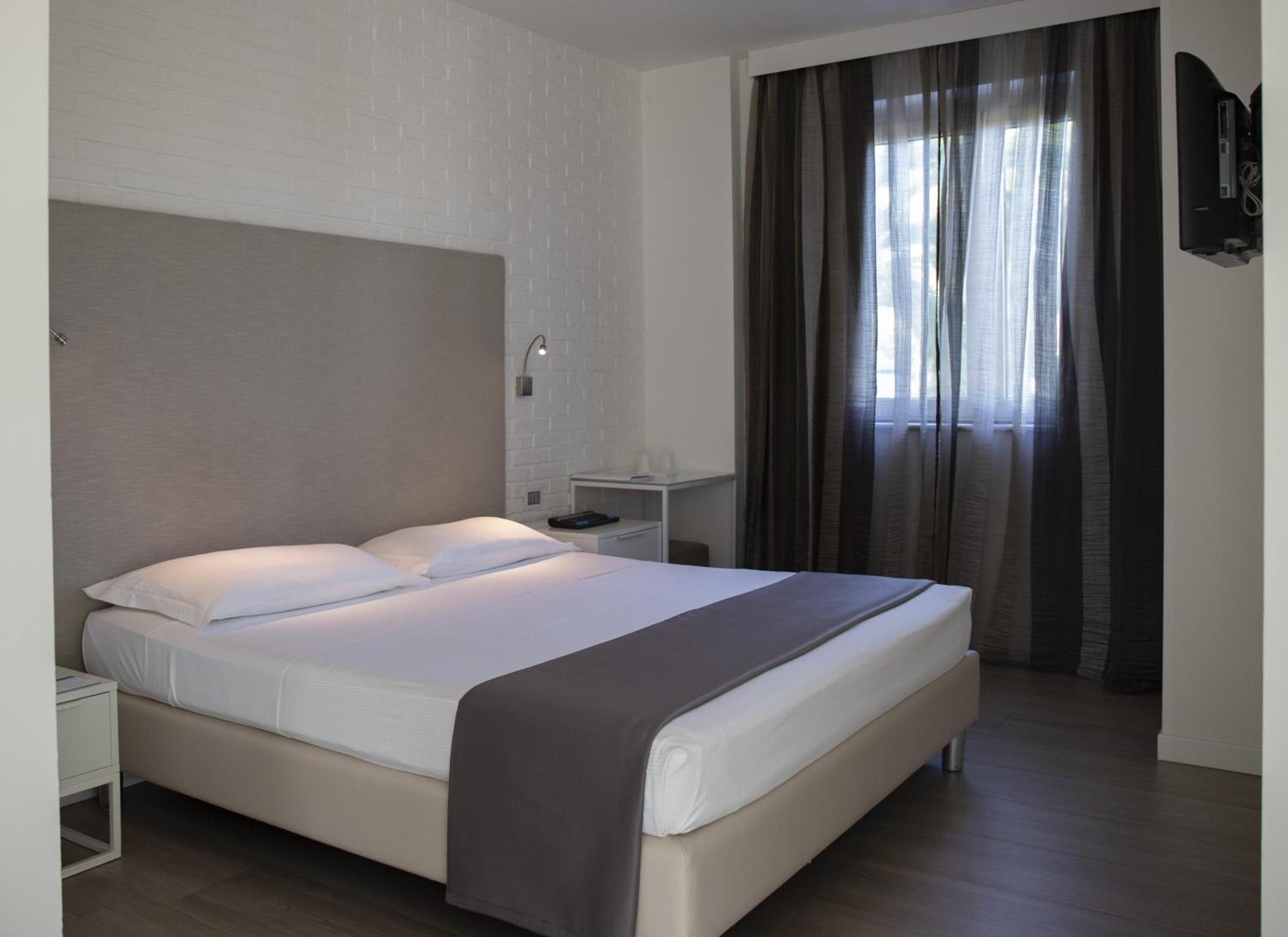 Standard Double Room with Hill View photo 1
