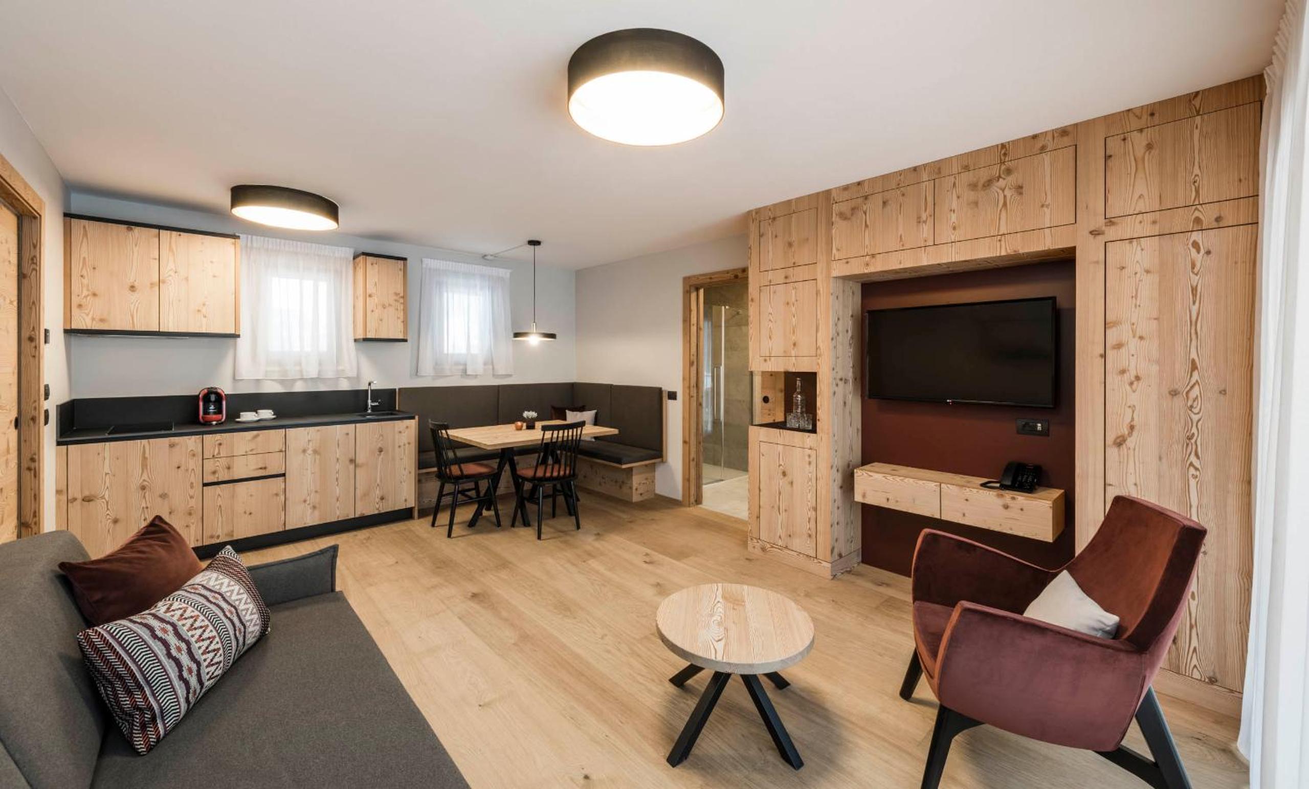 Apartment with Mountain View