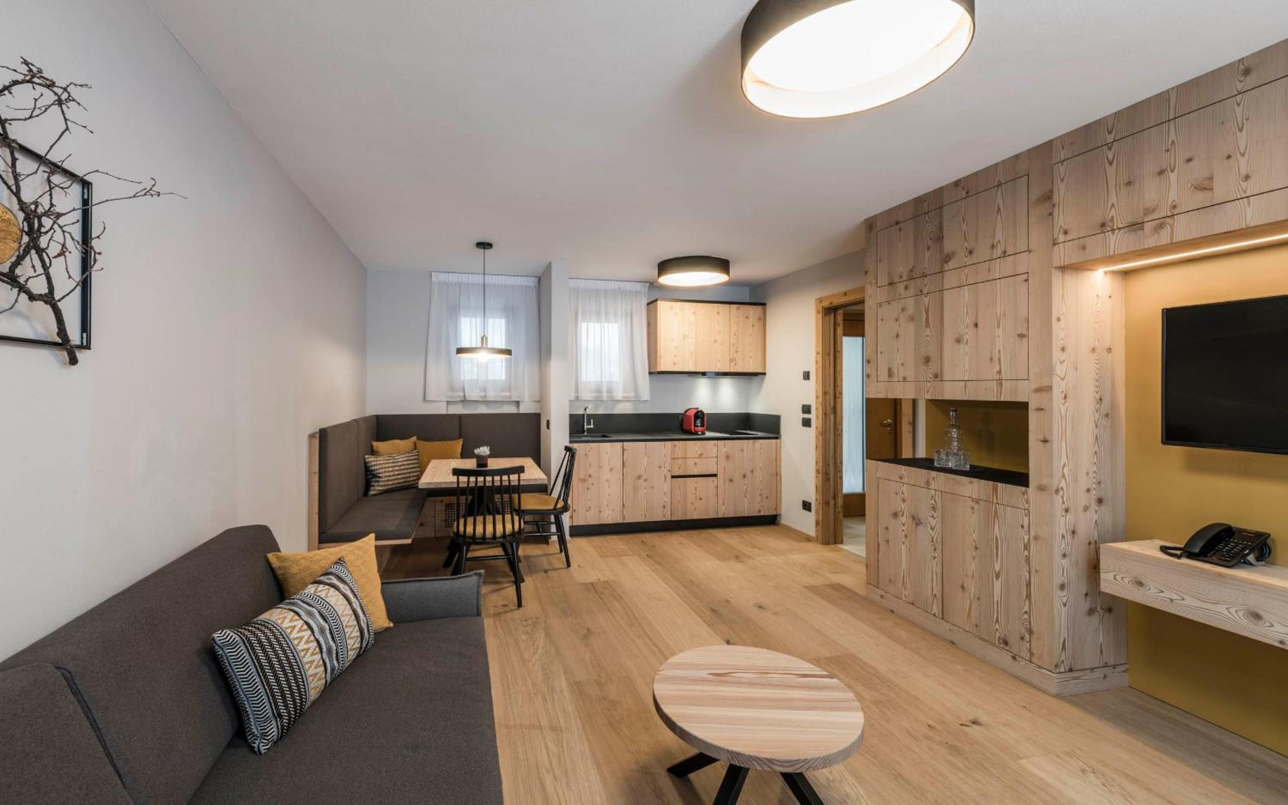 Apartment with Mountain View