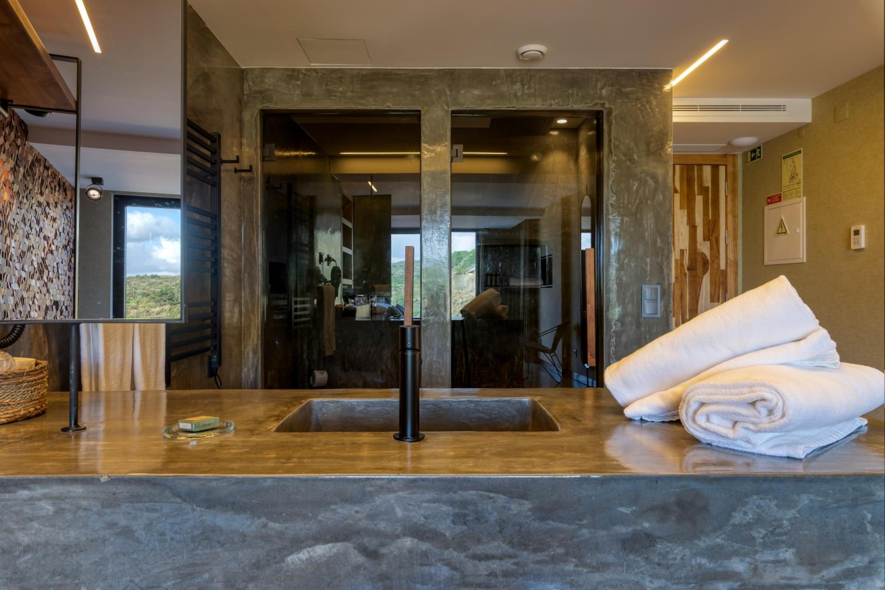 Double Sea Room - Photo 3
