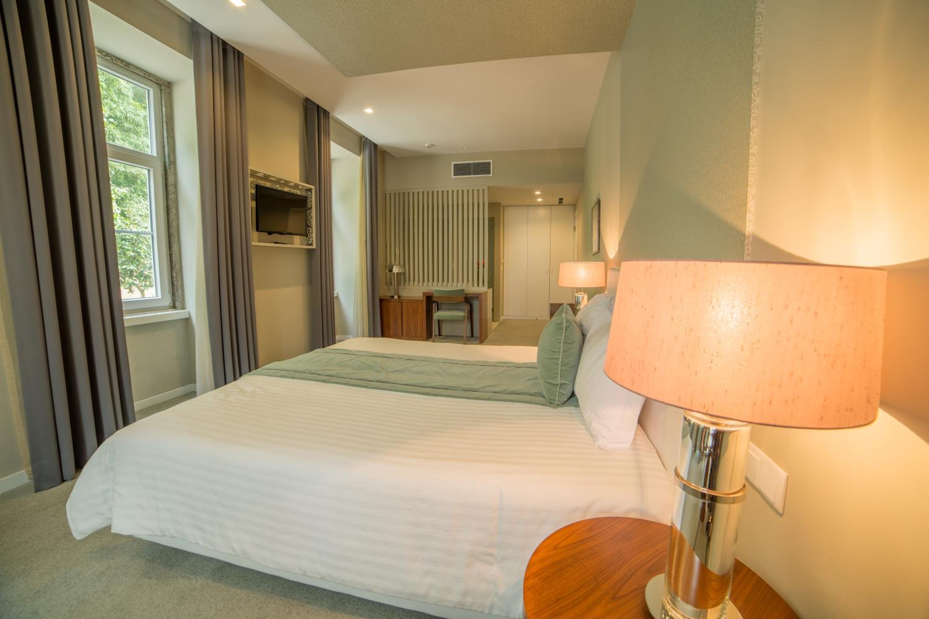 Double or Twin Room with Extra Bed thumbnail 5