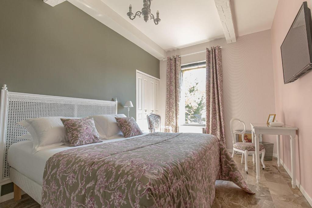 Comfort Room - Photo 2