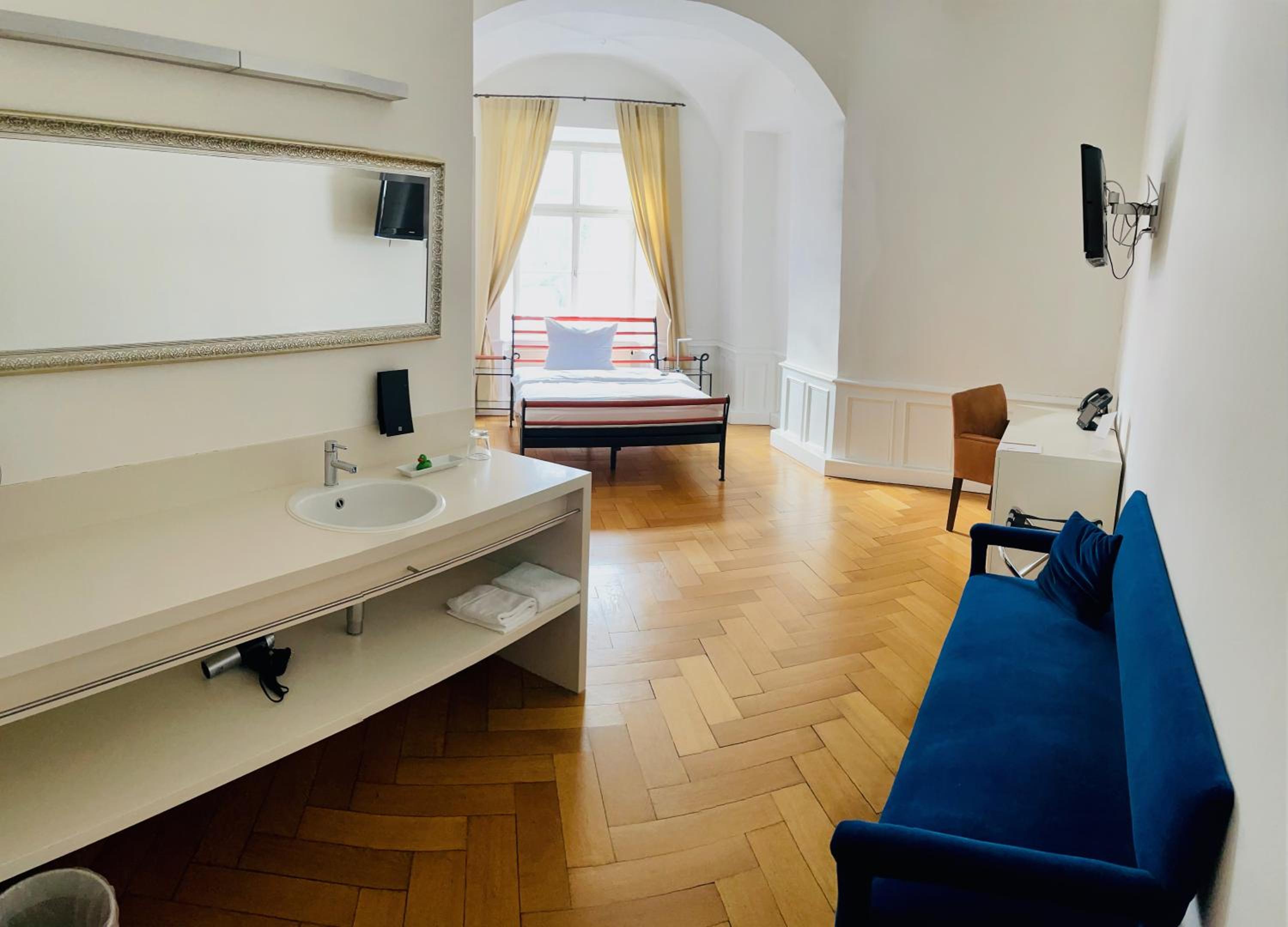 Single Room in Castle photo 3