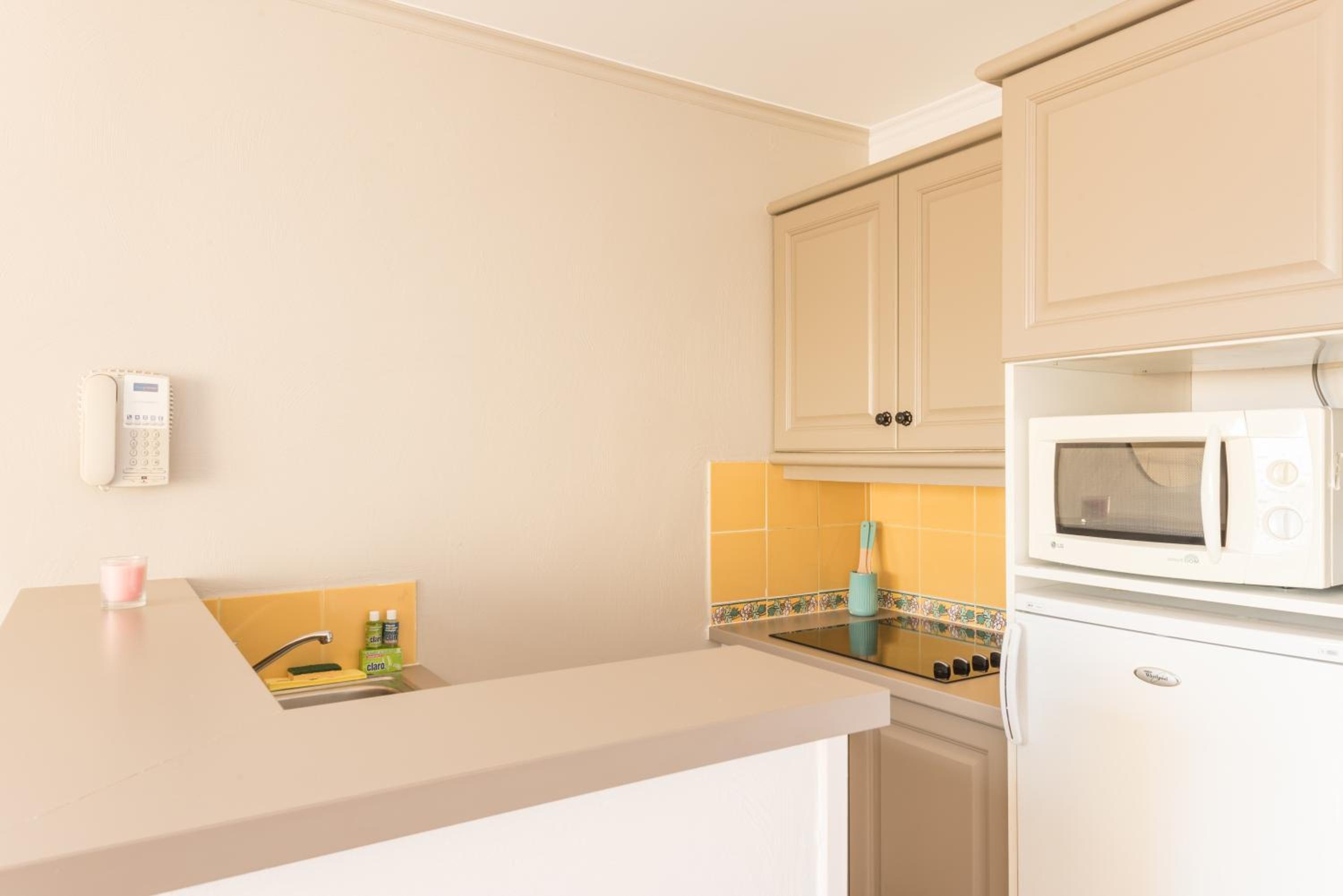 One-Bedroom Apartment with Sleeping Alcove, Air Conditioning and Terrace or Balcony (6 People) - Sea View - Photo 4