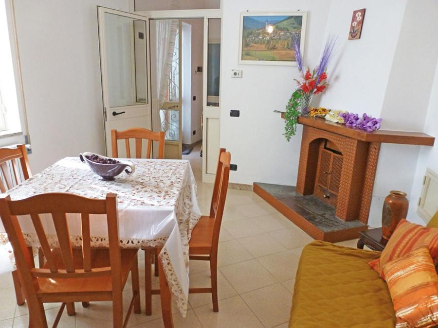 One-Bedroom Apartment - Photo 5