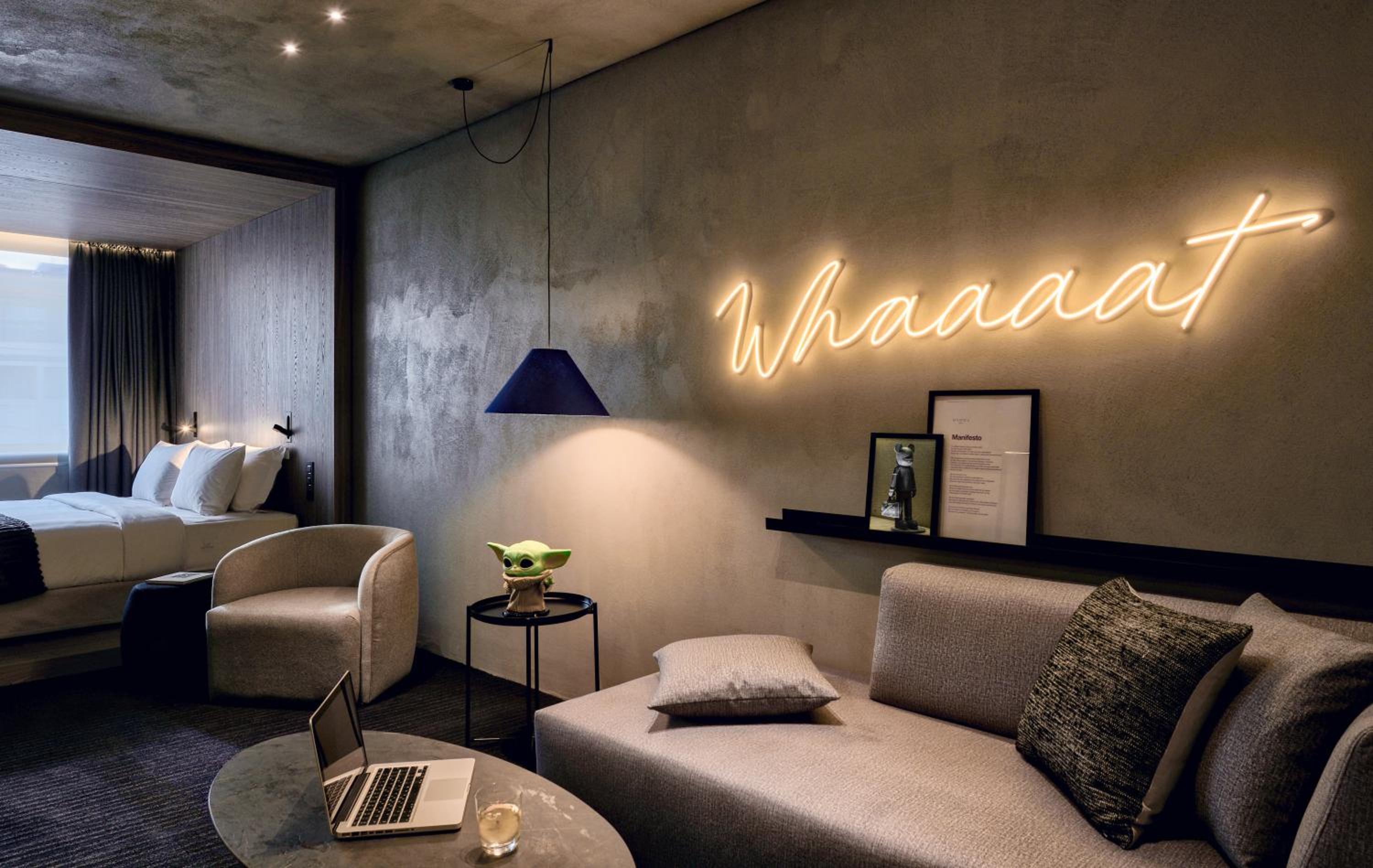 Signature Suite - Photo 1