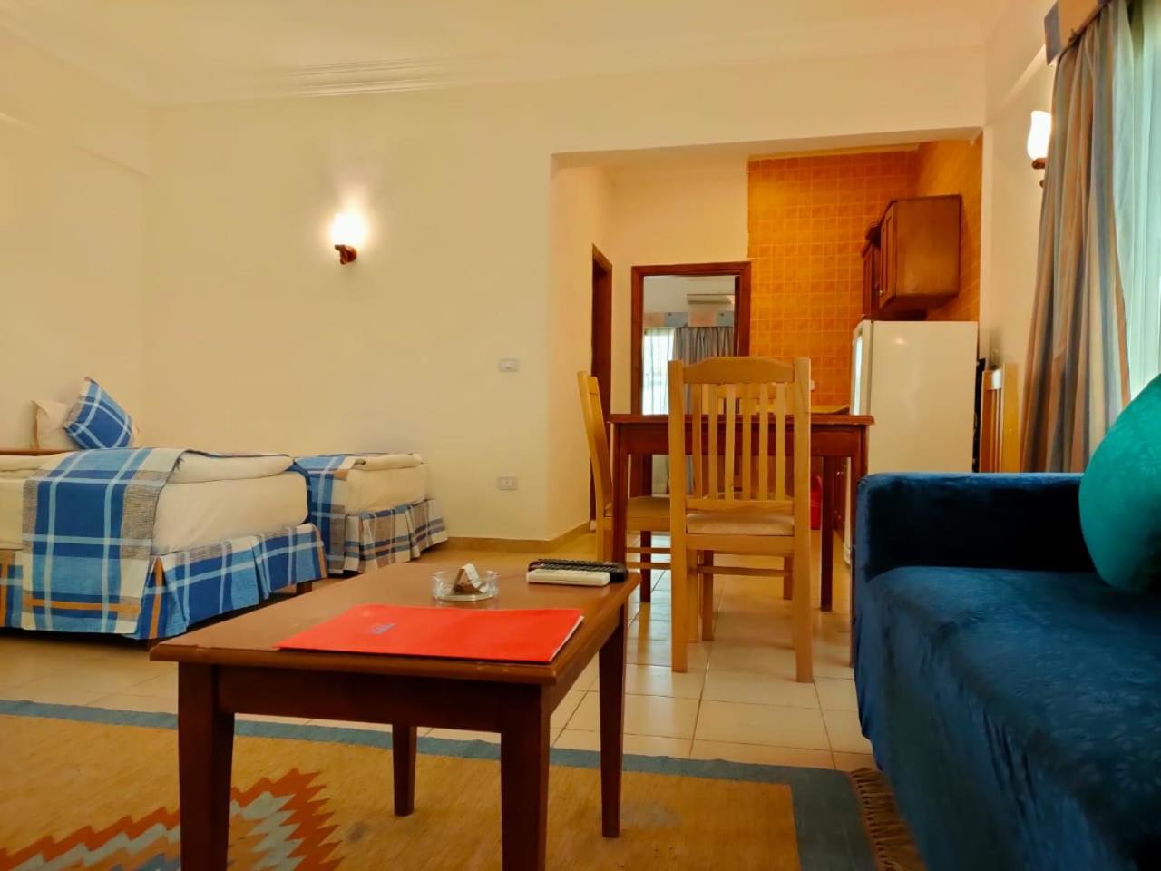 Executive Suite - Photo 1