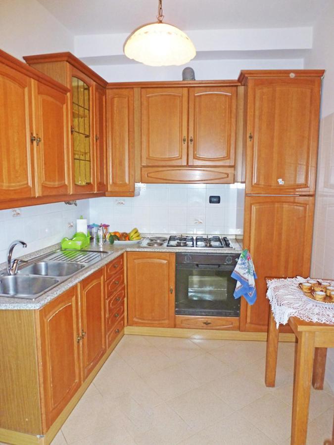 One-Bedroom Apartment - Photo 3