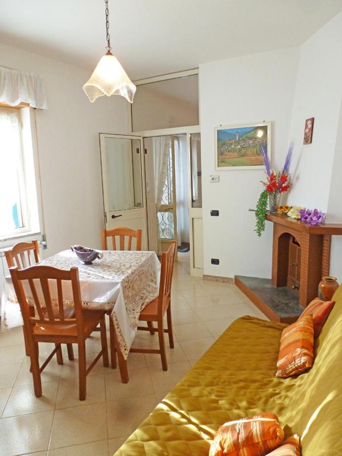 One-Bedroom Apartment - Photo 4