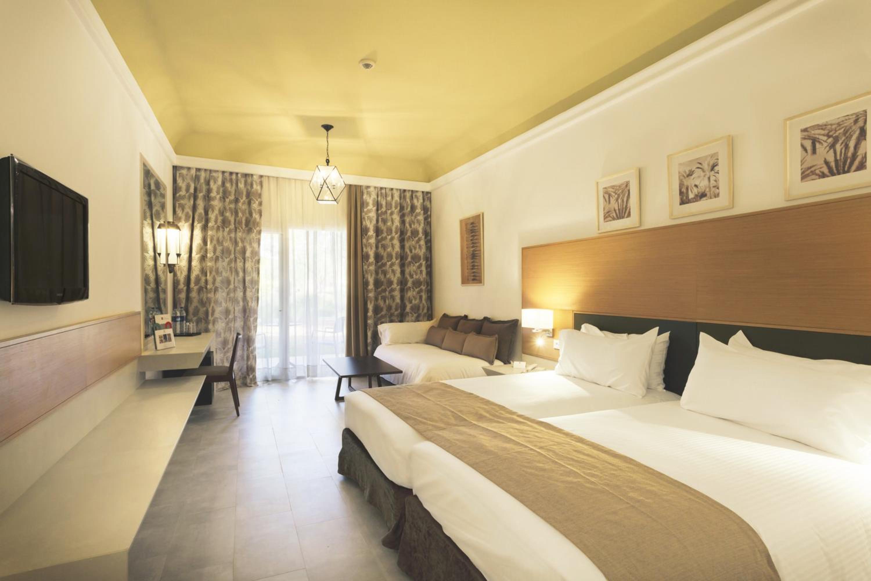 Double Room with Sofa Bed - Photo 1