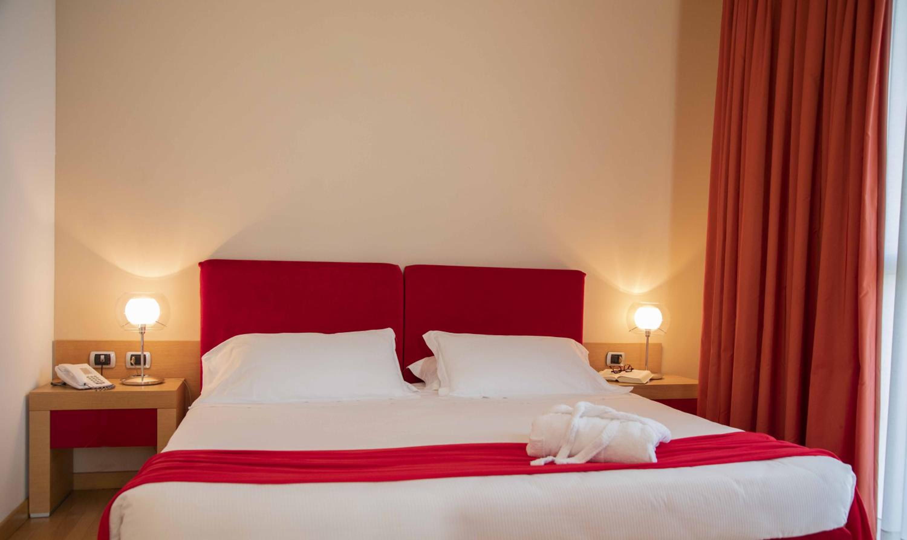 Double Or Twin Room - Photo 1