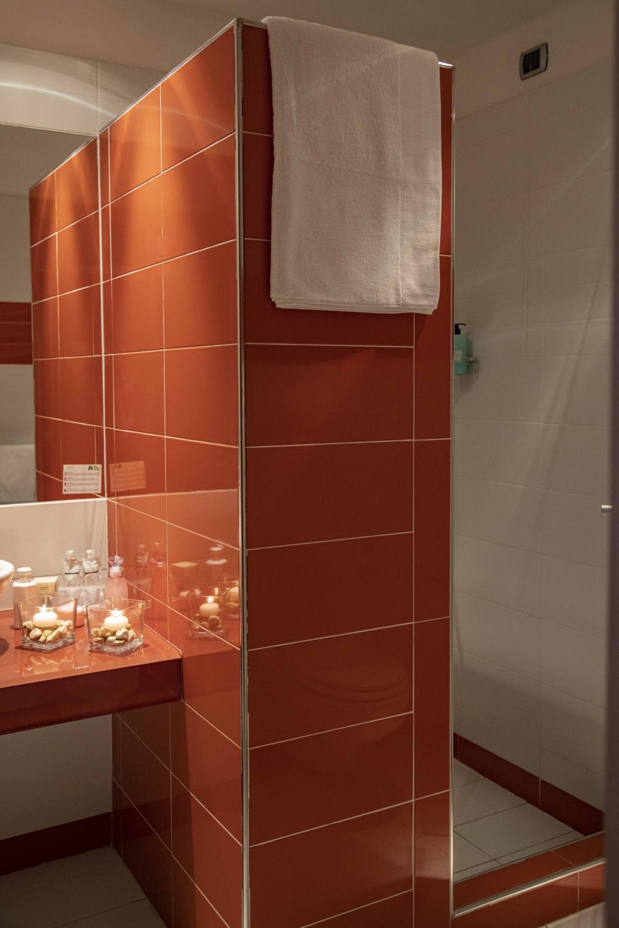 Double Or Twin Room - Photo 4