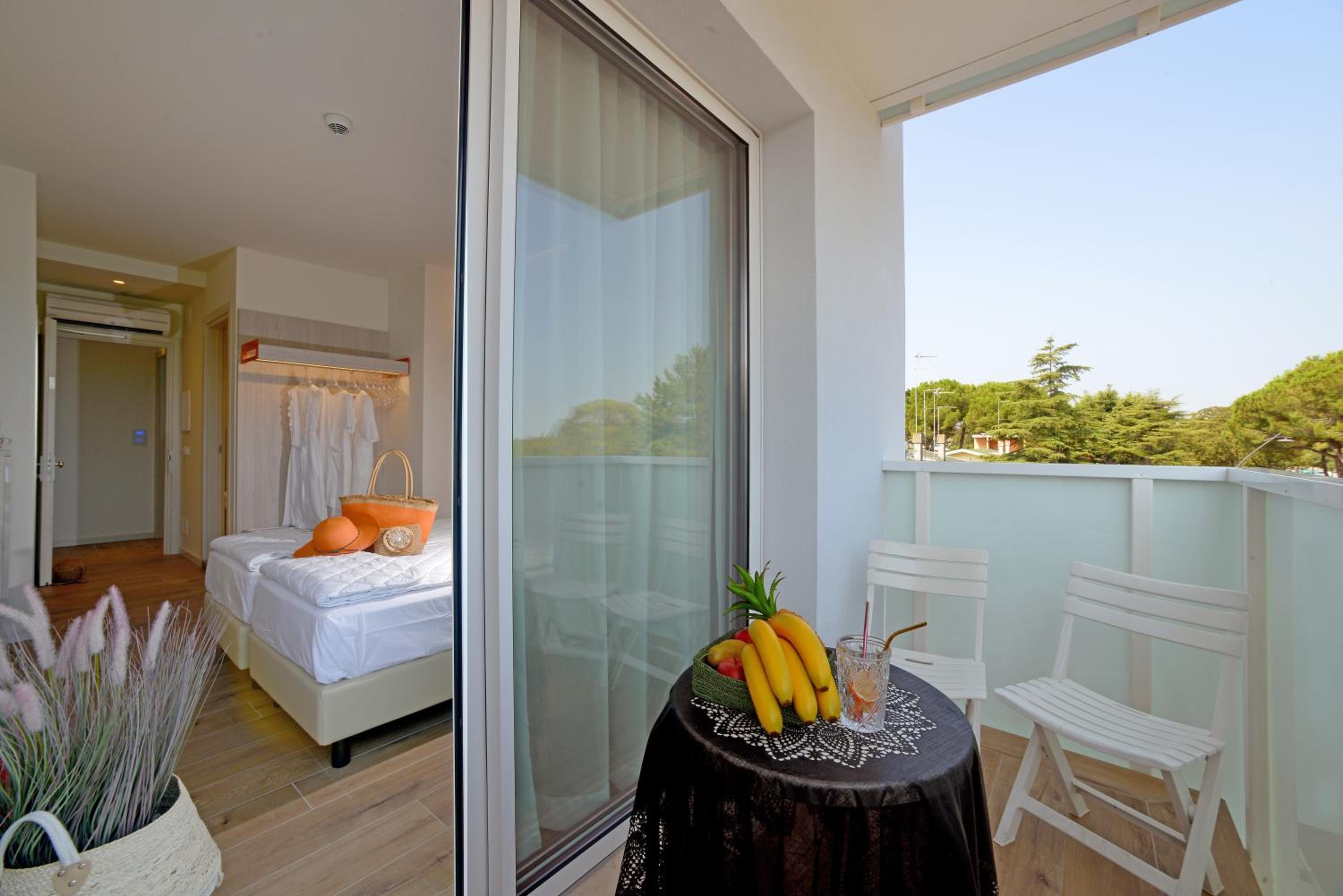 Double Room - Photo 5
