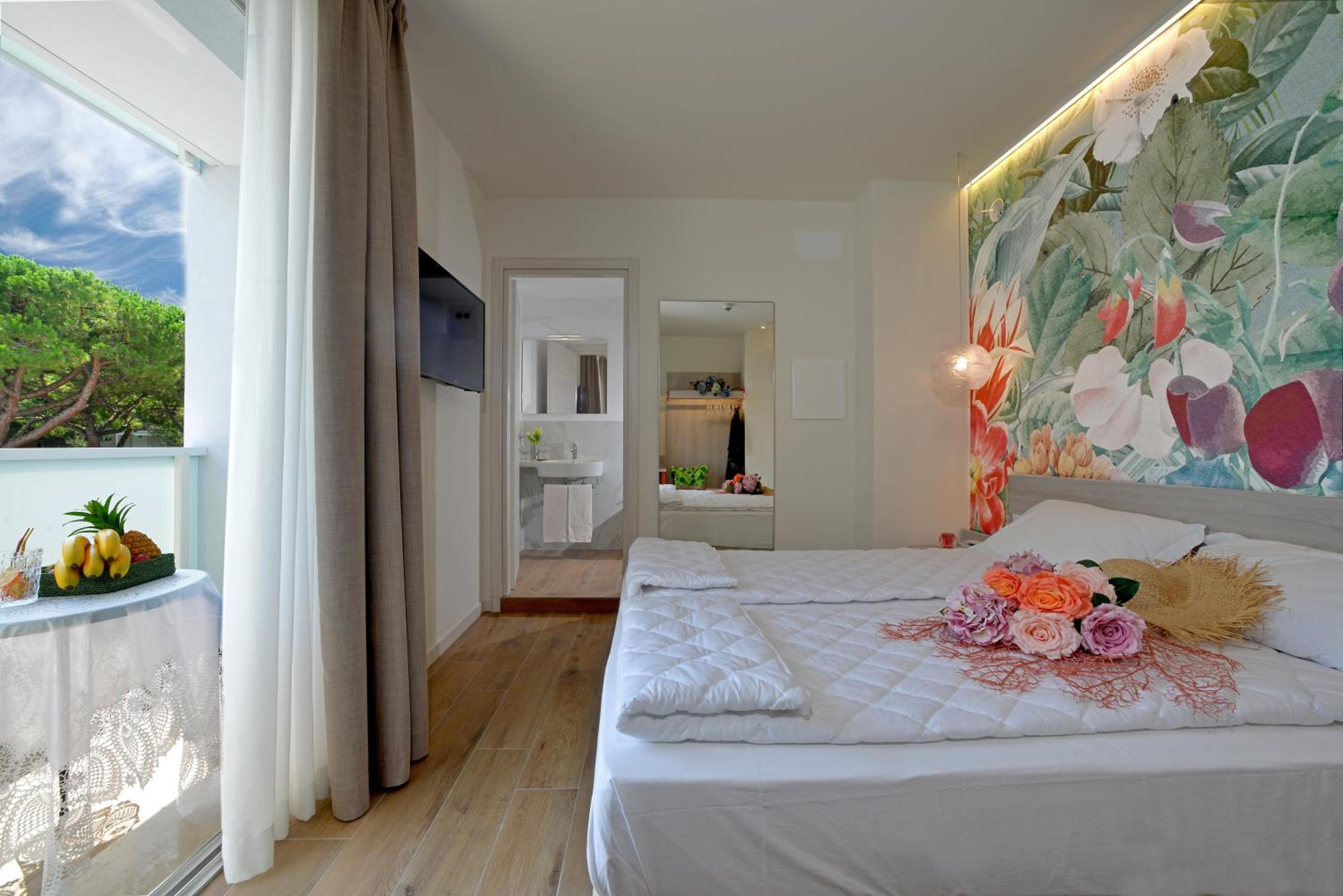 Double Room - Photo 12