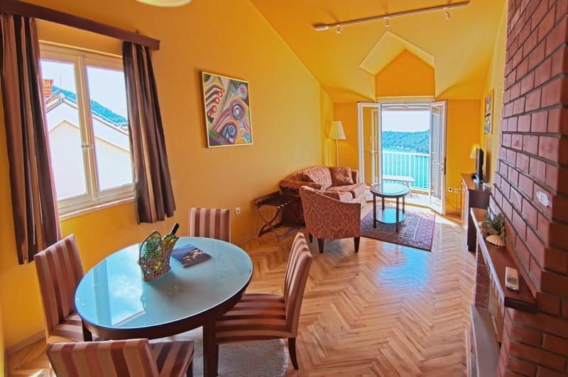 Superior One Bedroom Apartment with Balcony and Sea View