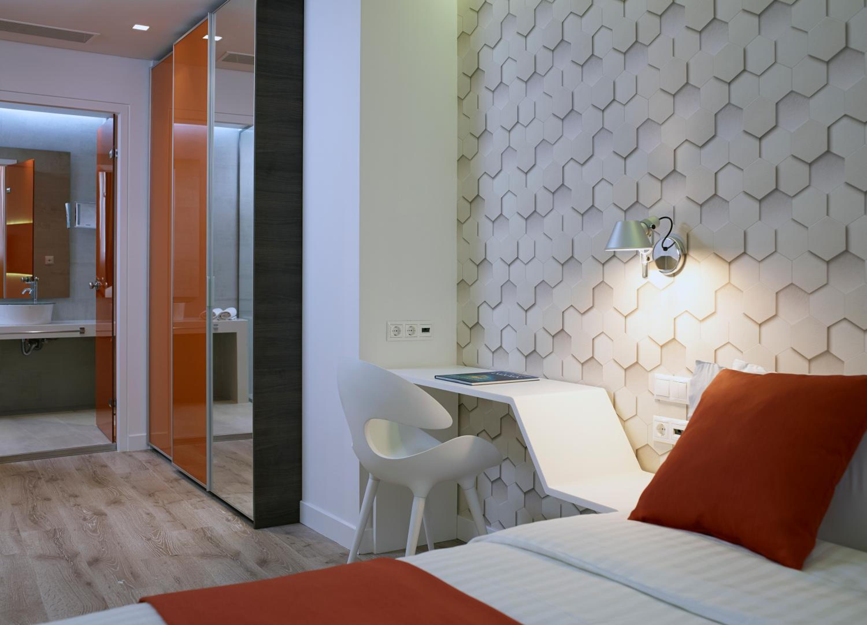Double or Twin Room - Photo 11