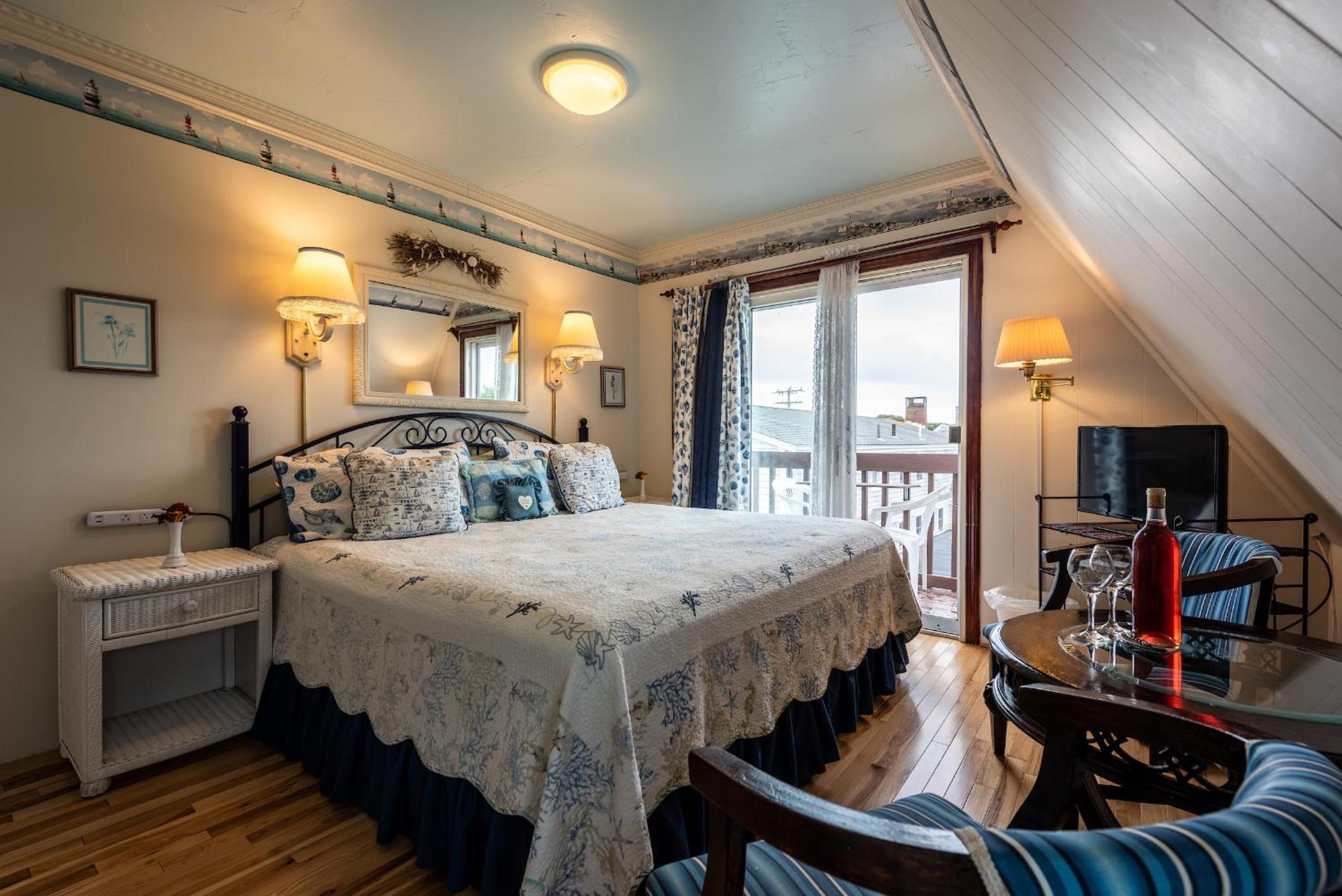 King Room with Balcony photo 1