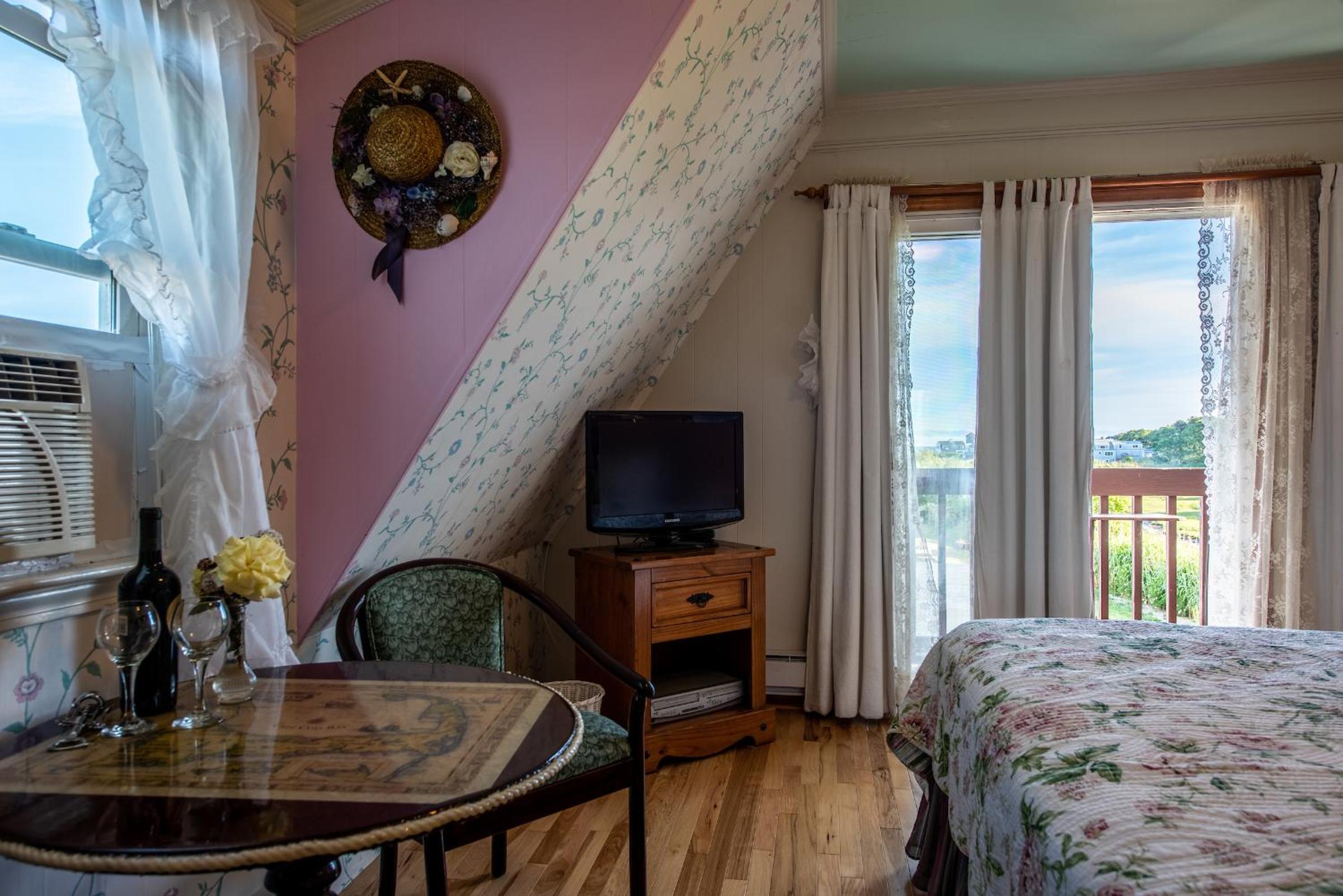 King Room with Balcony photo 3
