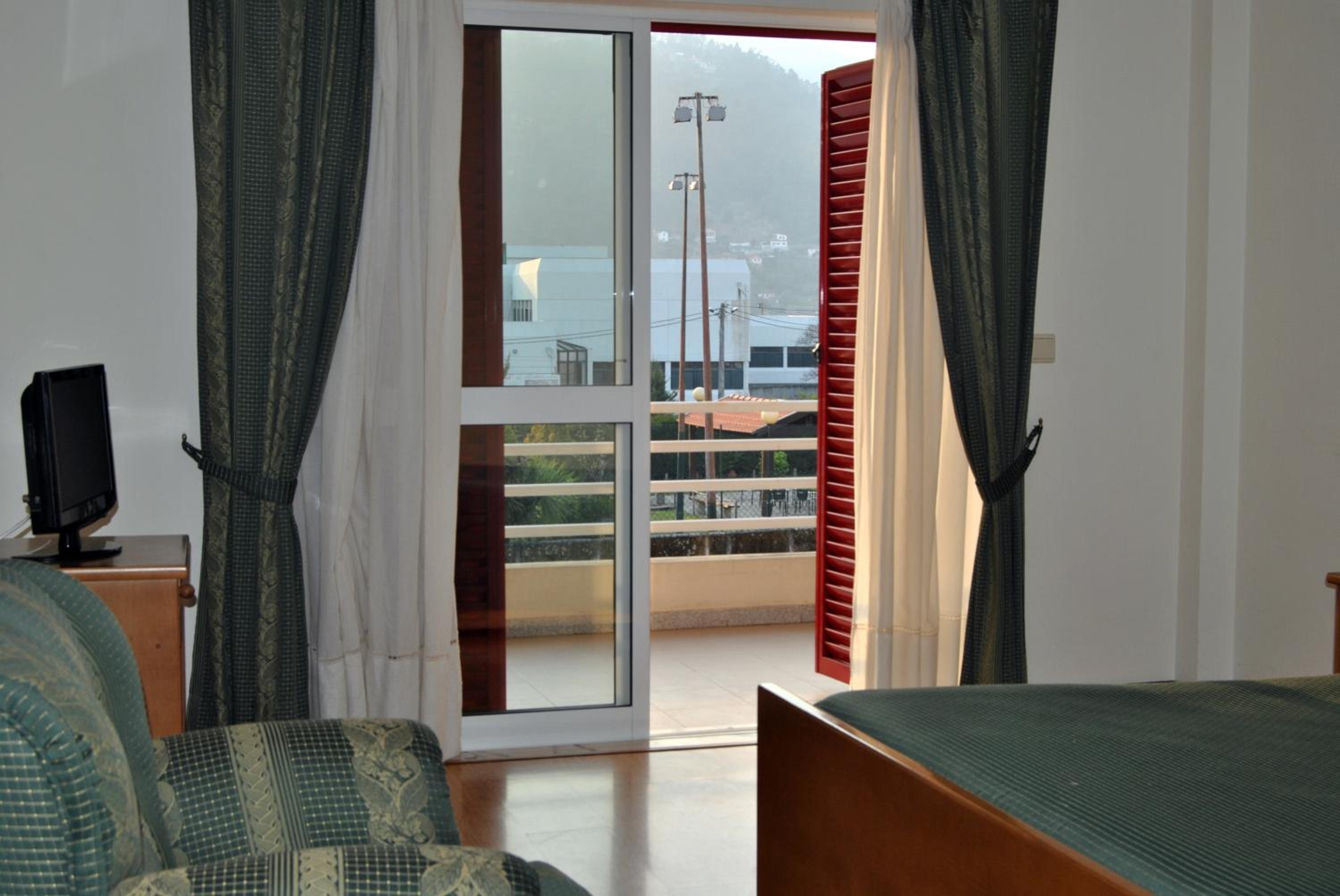 Twin Room - Photo 8