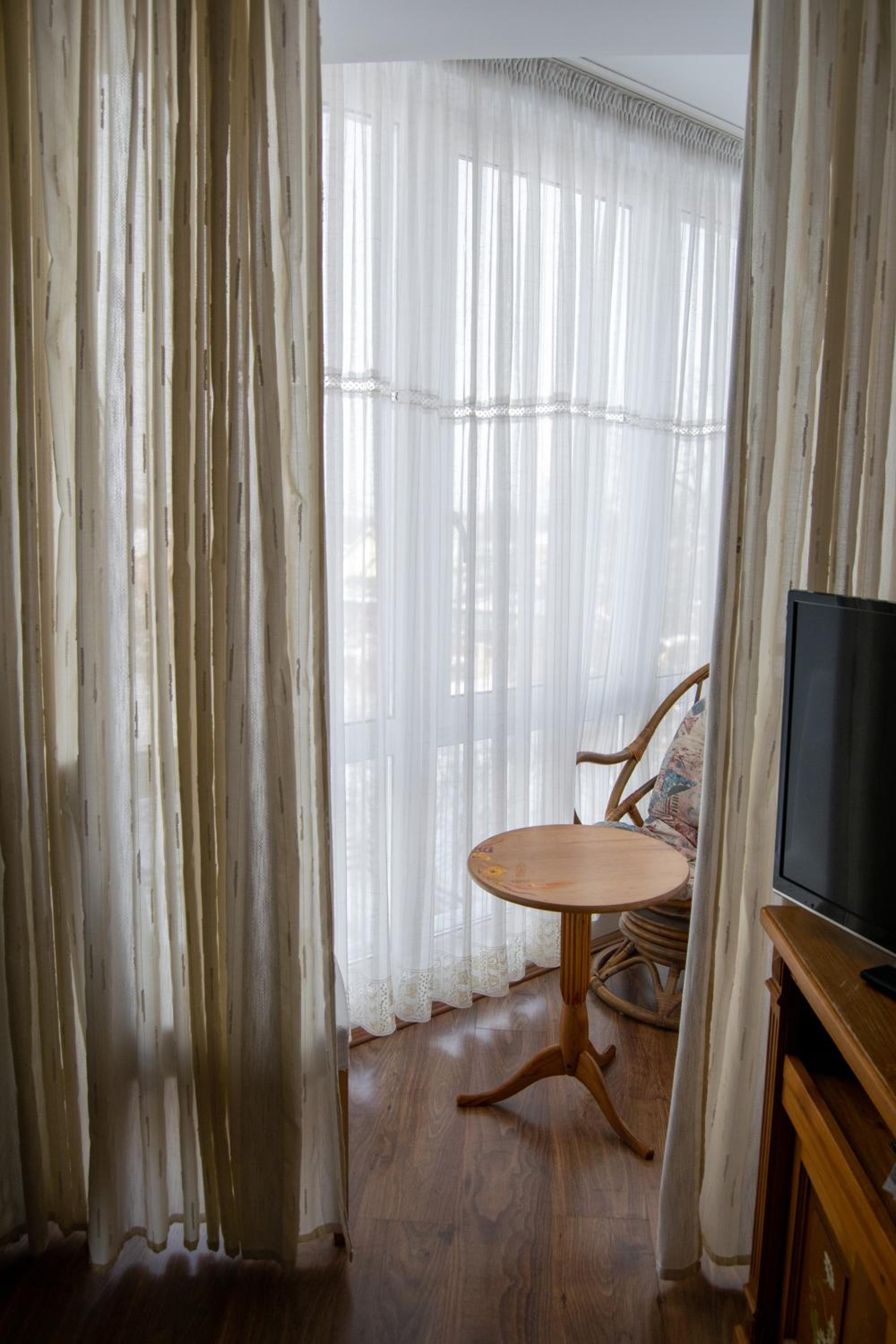 Double or Twin Room with Shower - Photo 5