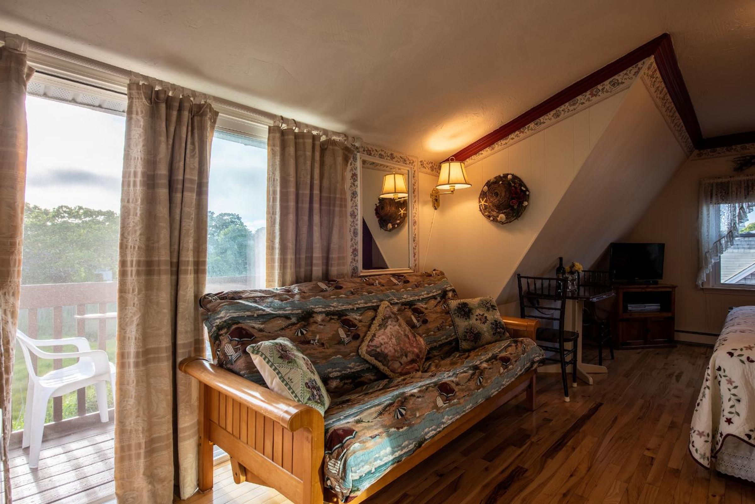 King Room with Balcony photo 2