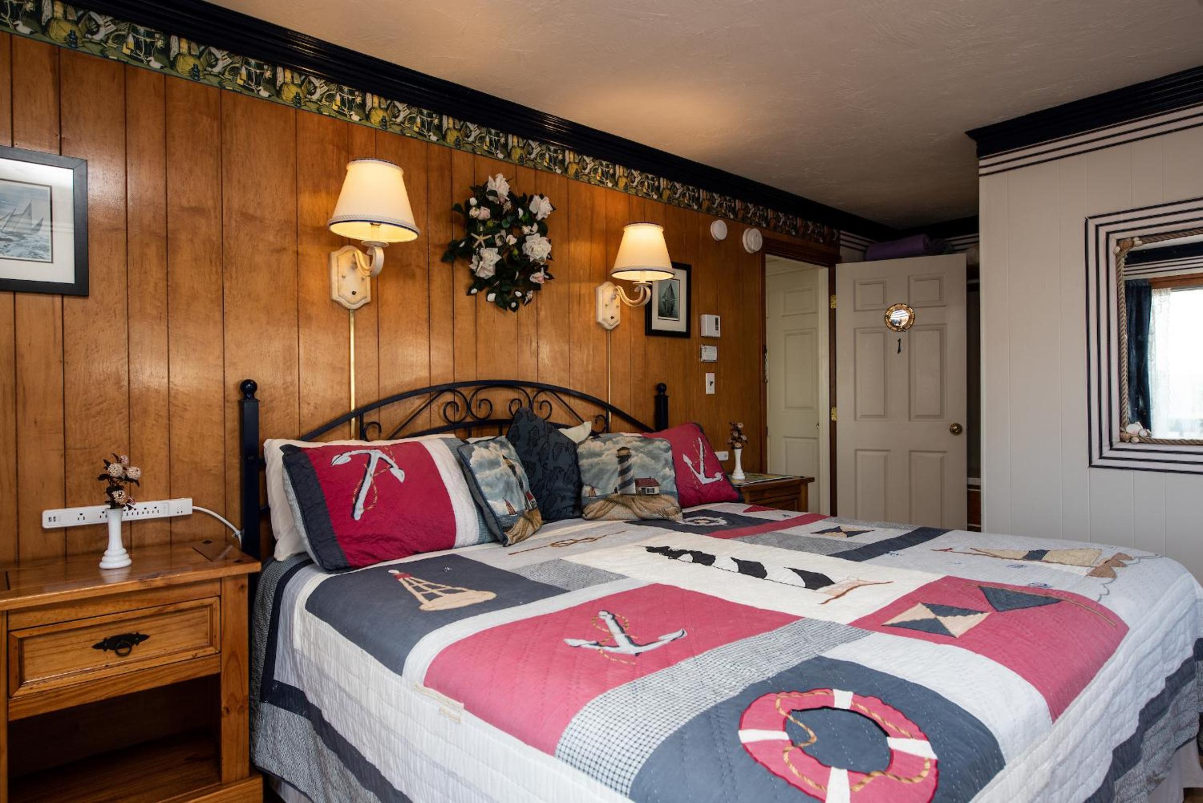 King Room with Balcony photo 1