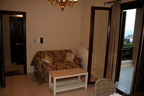 Two-Bedroom Apartment (3 Adults + 1 Child) photo 2