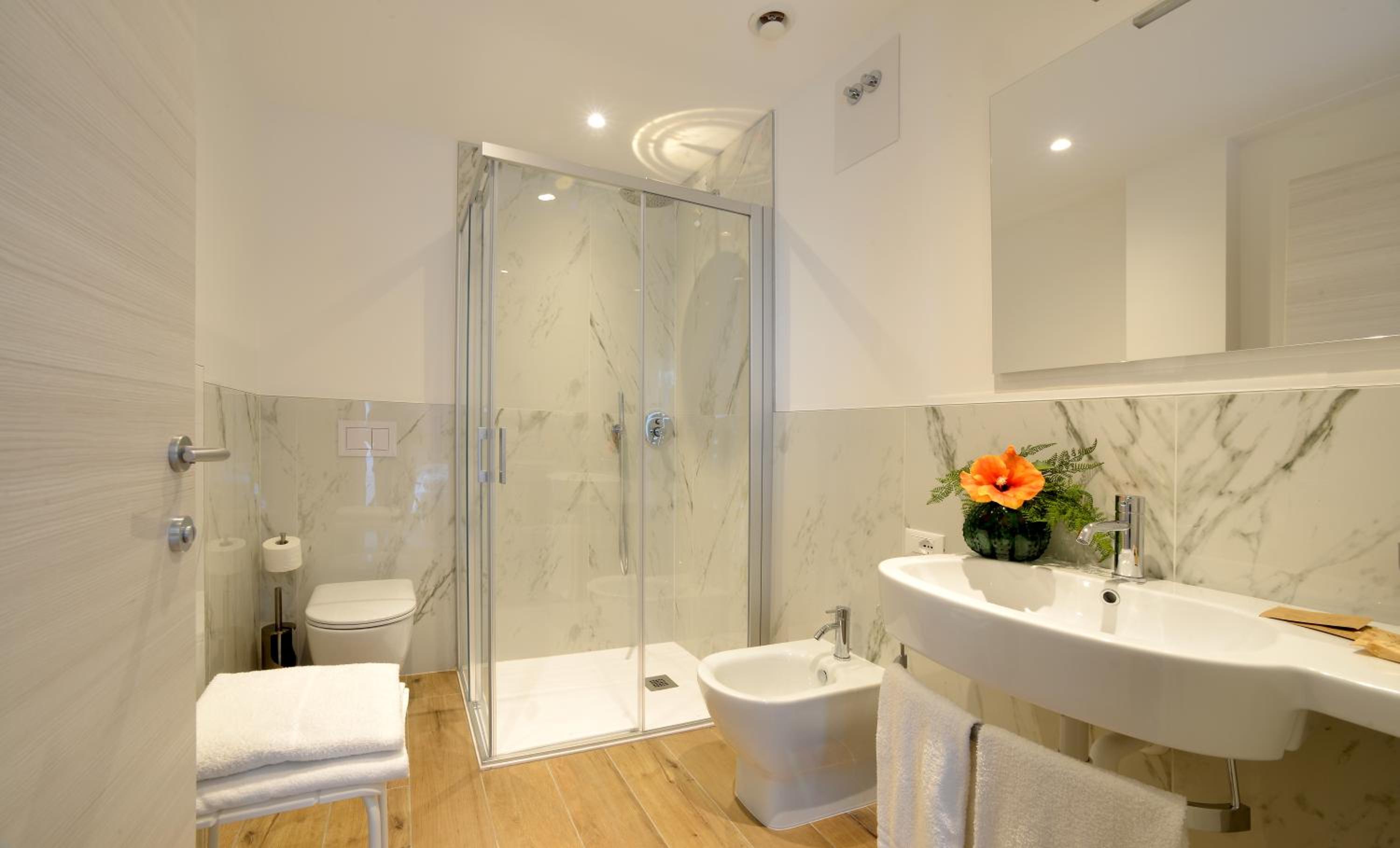 Double Room - Photo 8