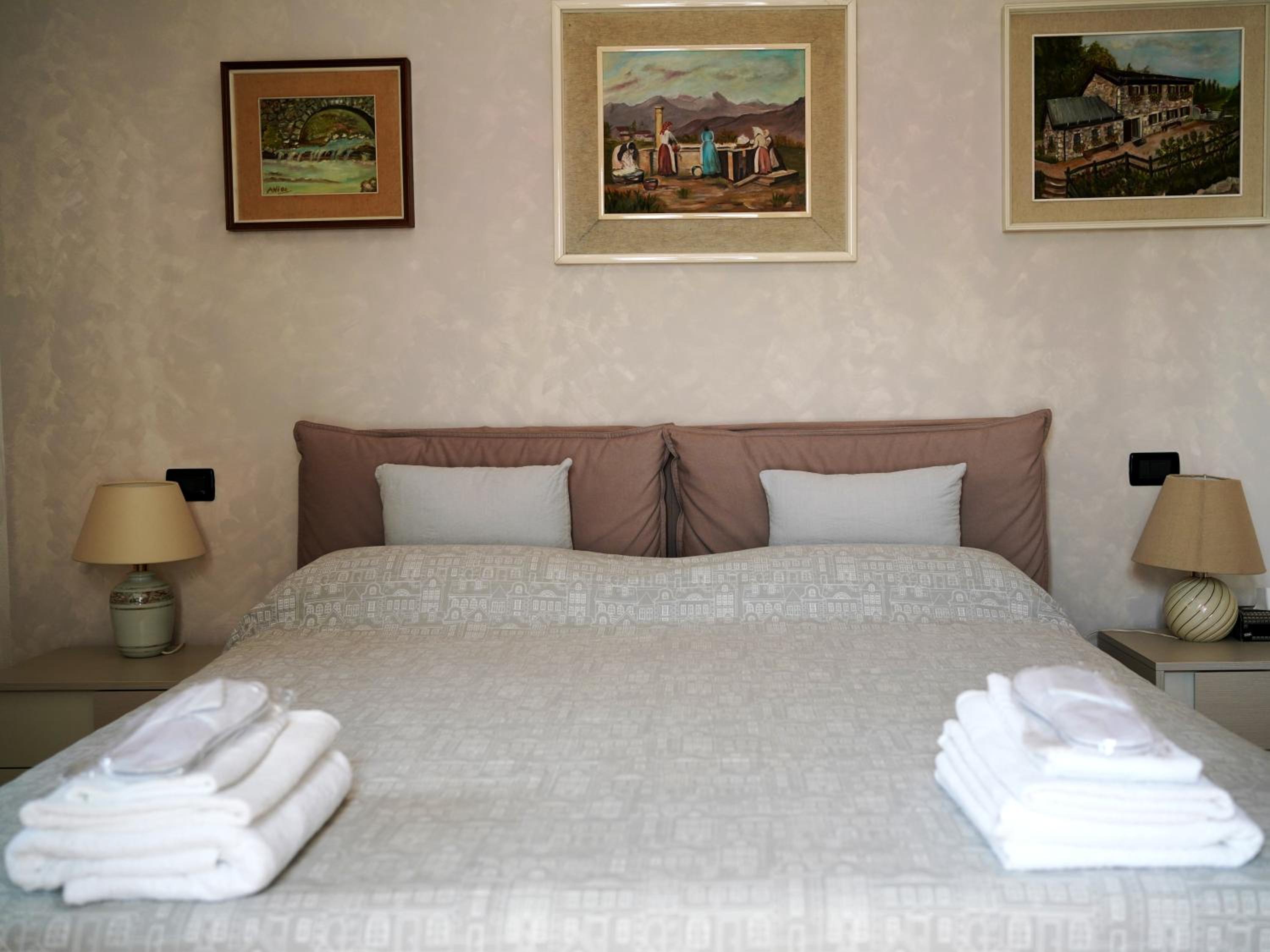 Double or Twin Room with Private Bathroom
