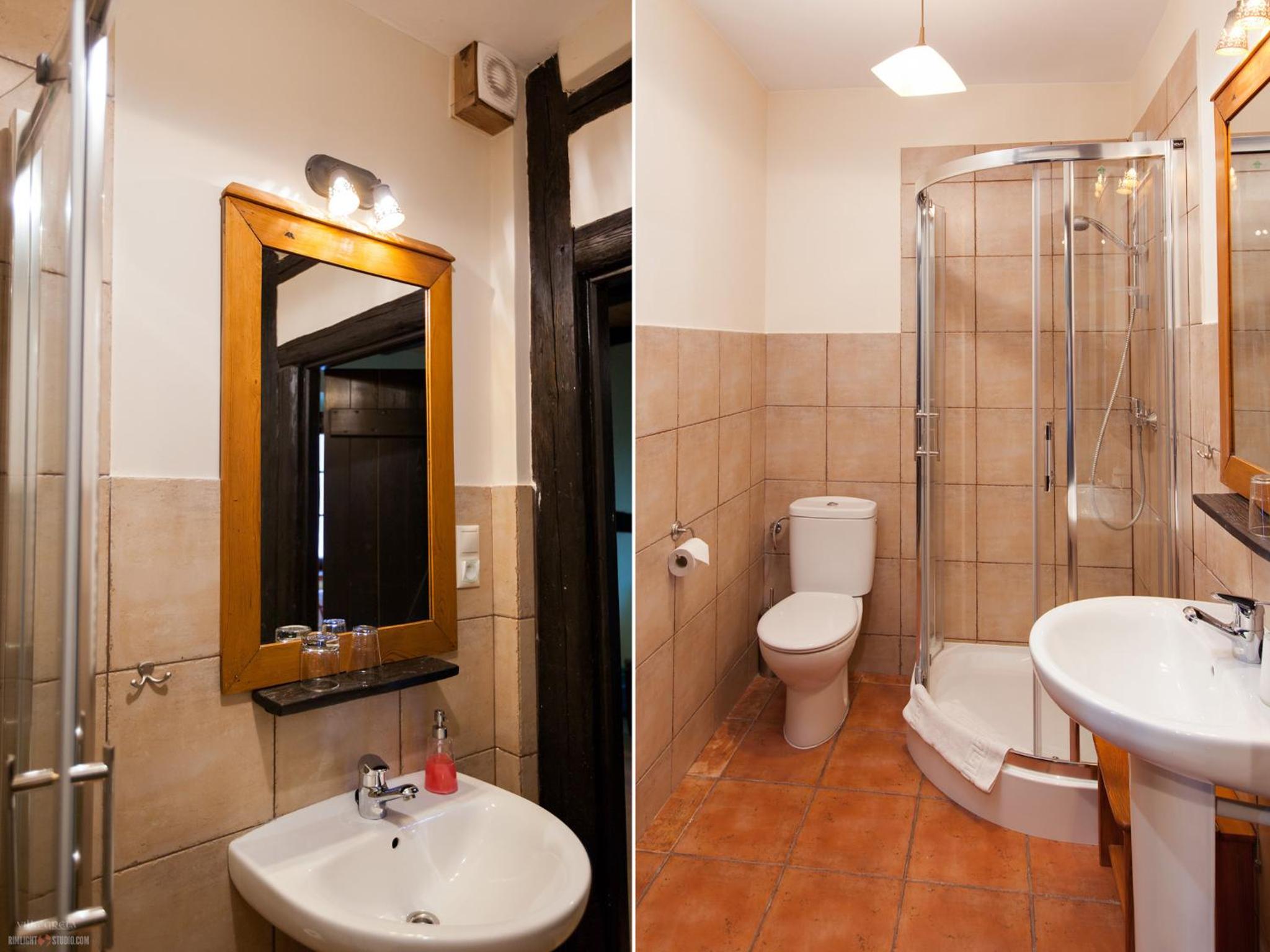 Double Room with Bathroom - Photo 5
