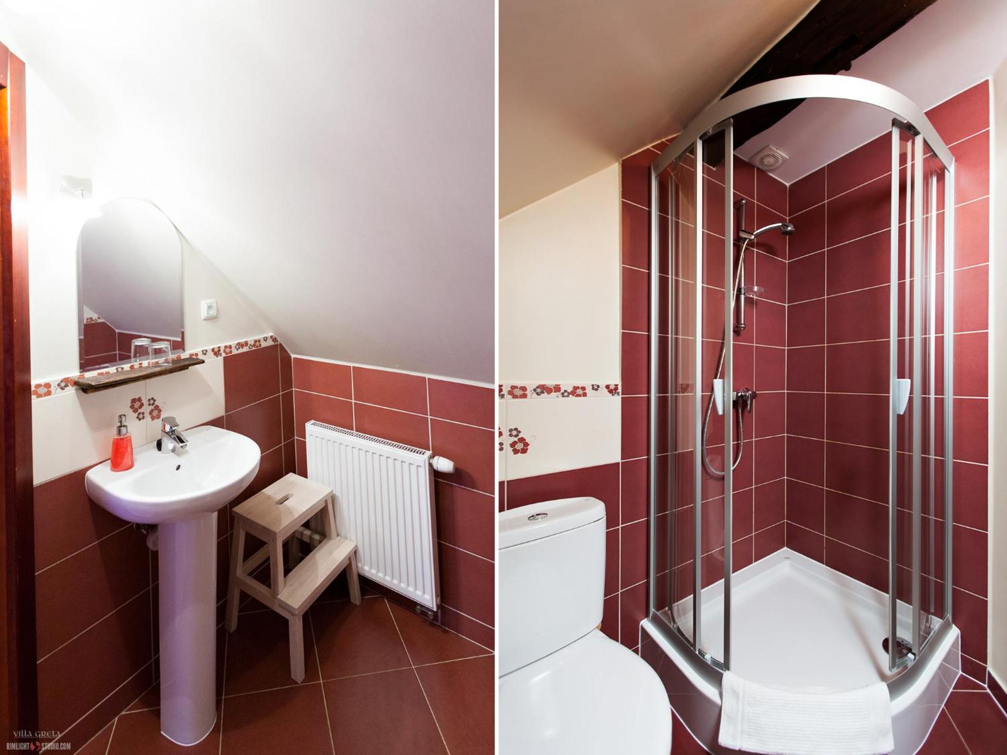 Double Room with Bathroom - Photo 2